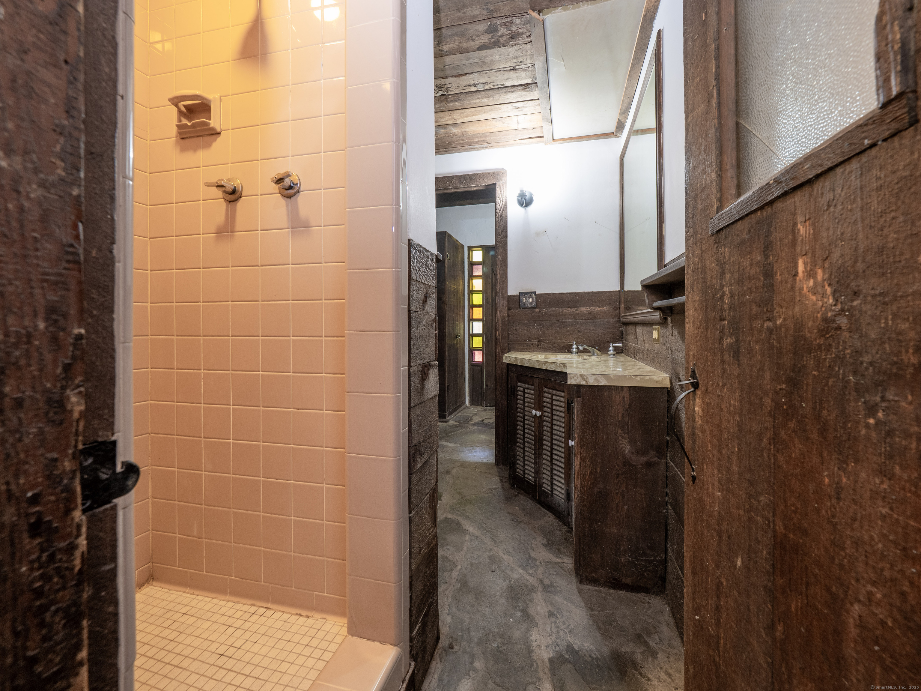 Stamford, Connecticut 06903, United States, 4 Bedrooms Bedrooms, ,3 BathroomsBathrooms,Residential,Active,189299