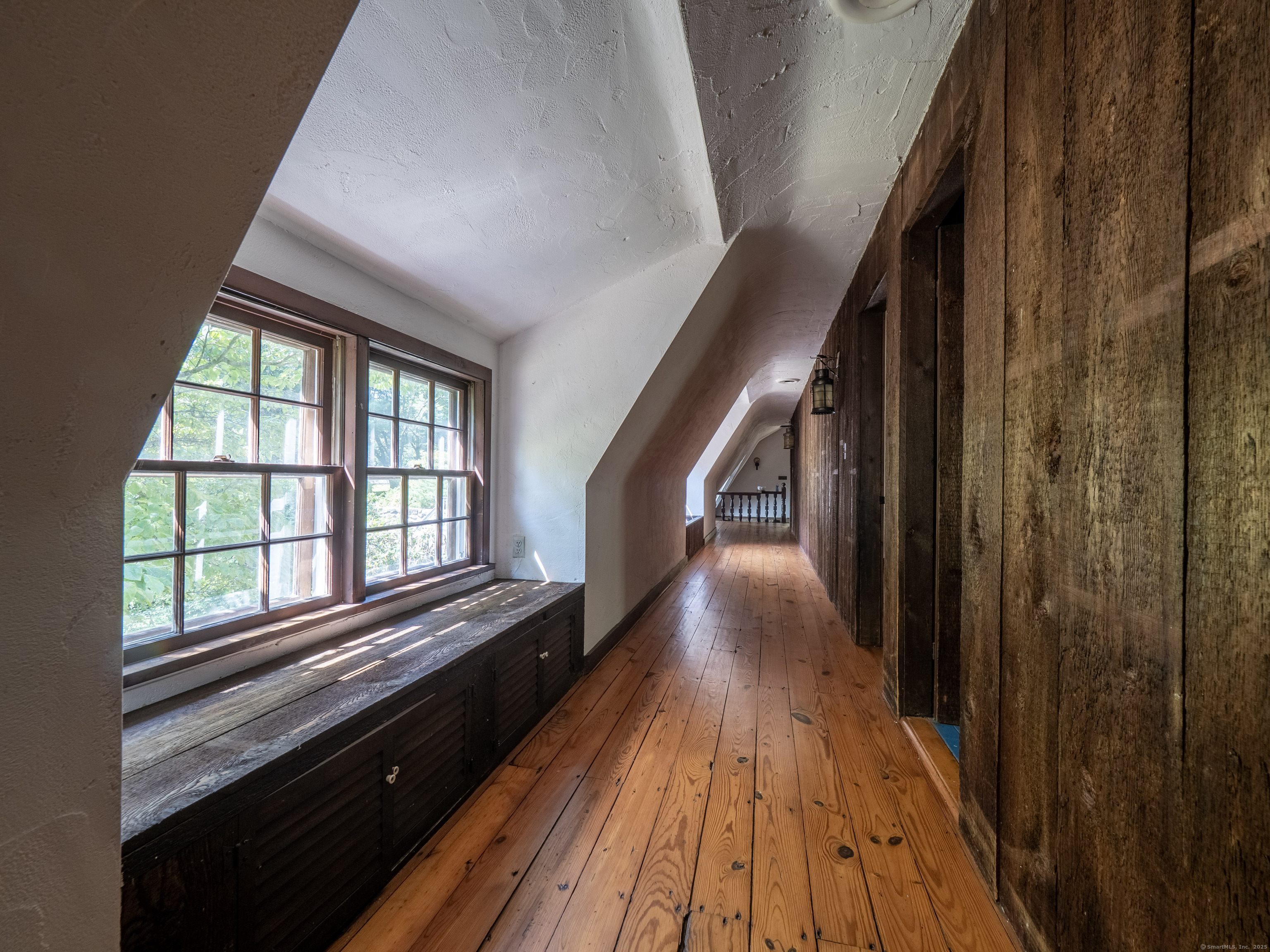 Stamford, Connecticut 06903, United States, 4 Bedrooms Bedrooms, ,3 BathroomsBathrooms,Residential,Active,189299