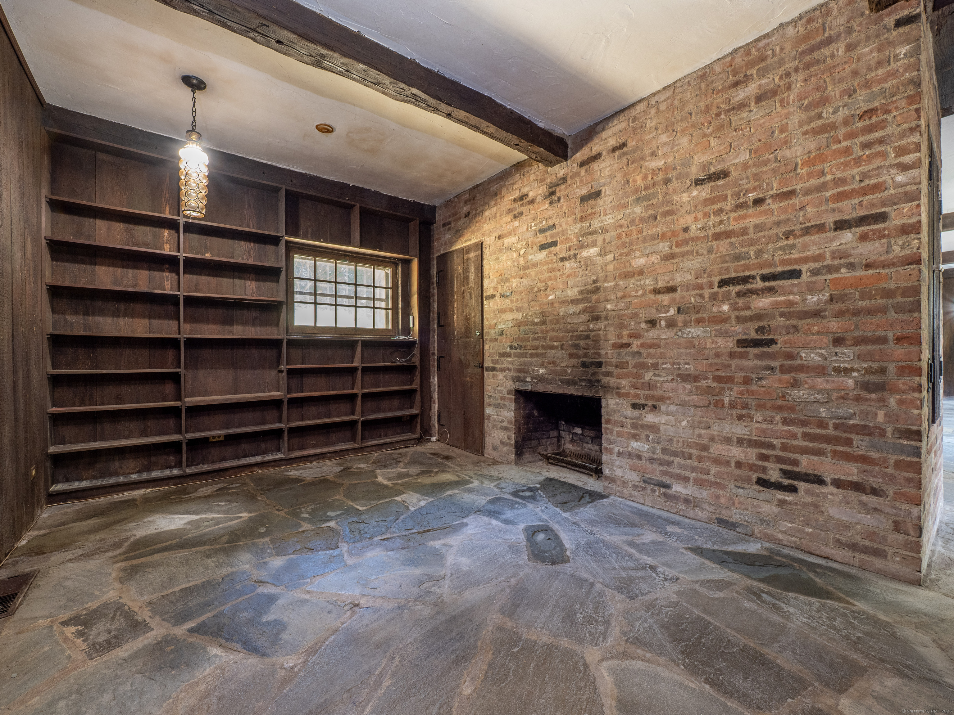 Stamford, Connecticut 06903, United States, 4 Bedrooms Bedrooms, ,3 BathroomsBathrooms,Residential,Active,189299