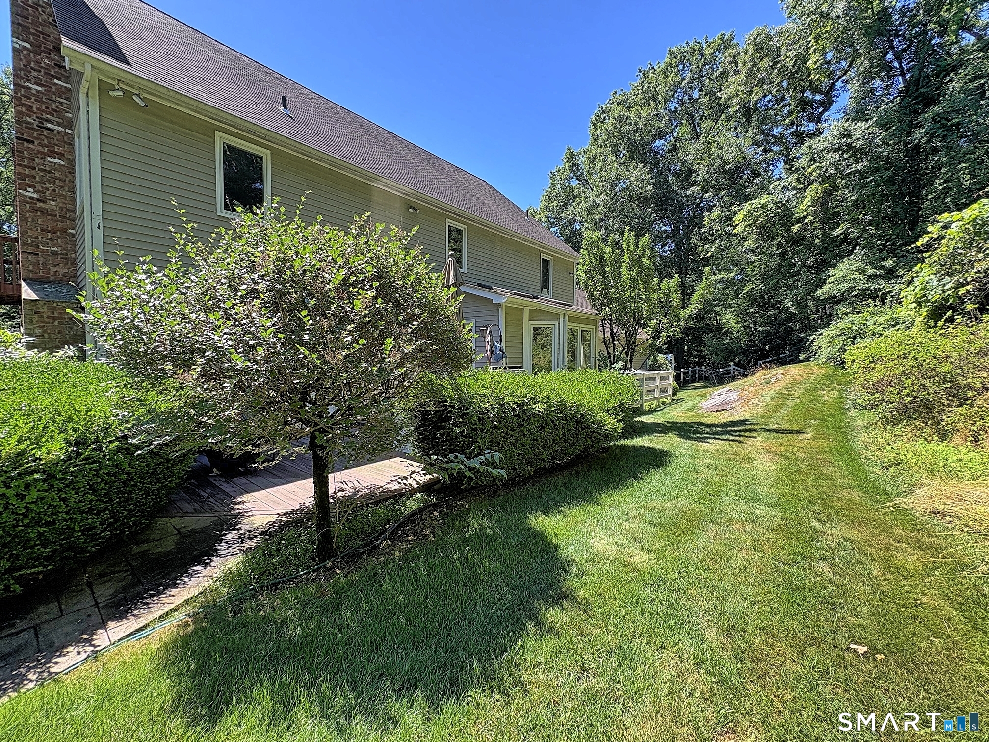 14 Brae Loch Way