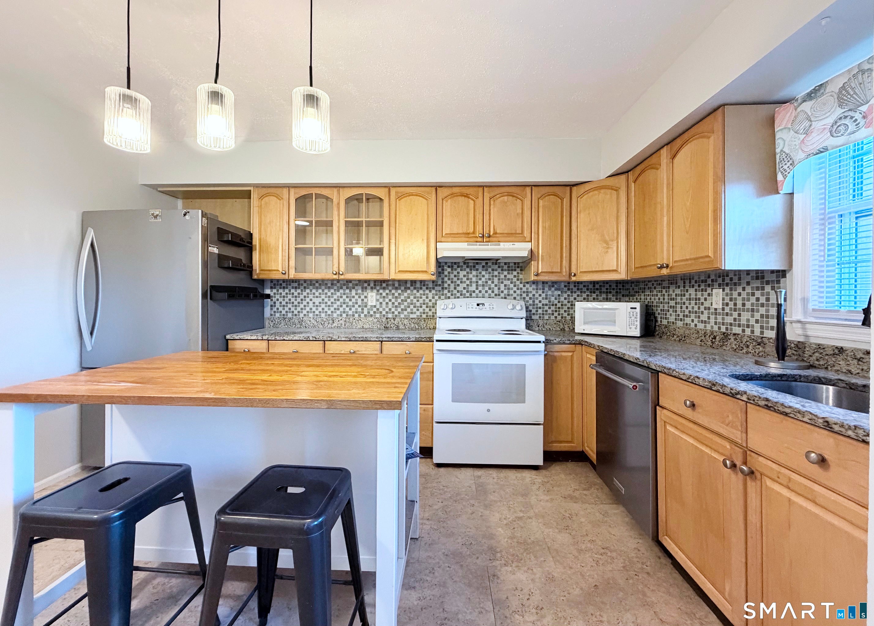 121 Seemans Lane 15