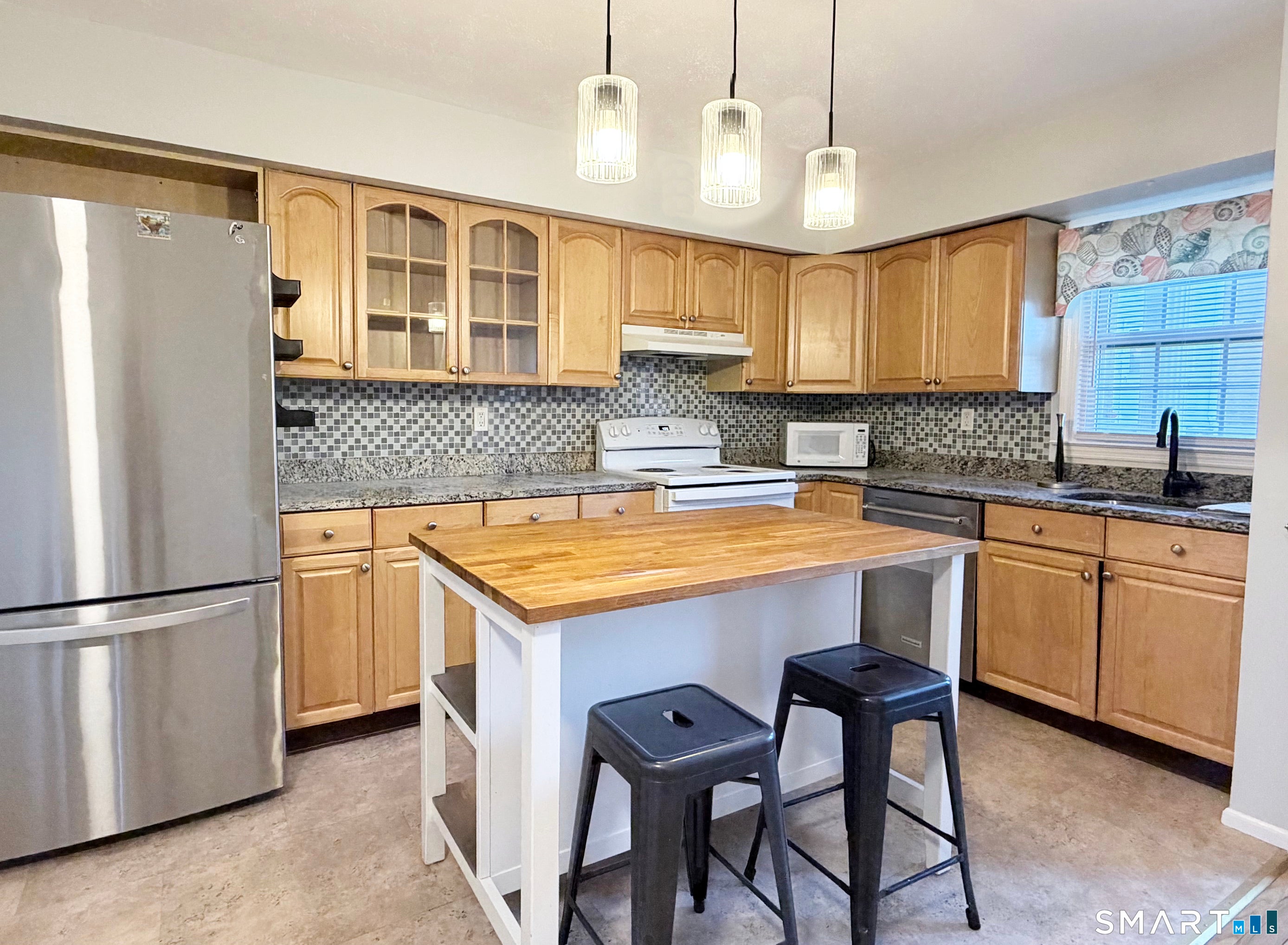 121 Seemans Lane 15