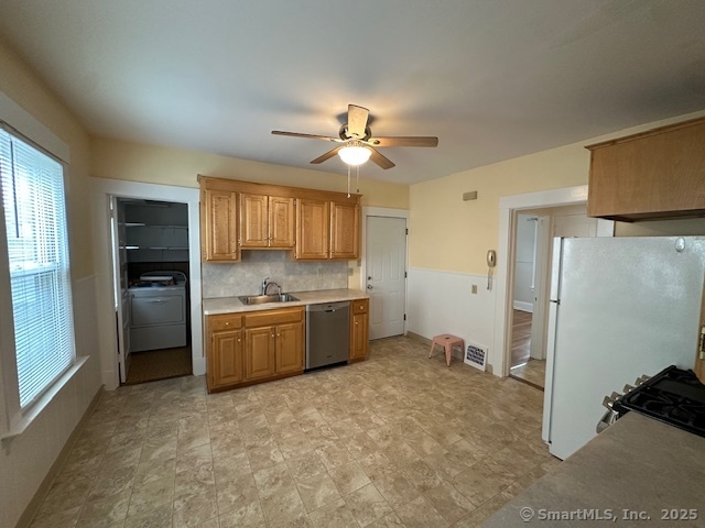 West Hartford, Connecticut 06119, United States, 2 Bedrooms Bedrooms, ,1 BathroomBathrooms,Residential,Active,156004