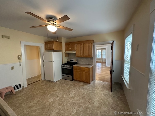 West Hartford, Connecticut 06119, United States, 2 Bedrooms Bedrooms, ,1 BathroomBathrooms,Residential,Active,156004