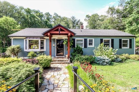 Photo of 40 Toll House Lane, Fairfield, CT 06825 (MLS # 24146177)