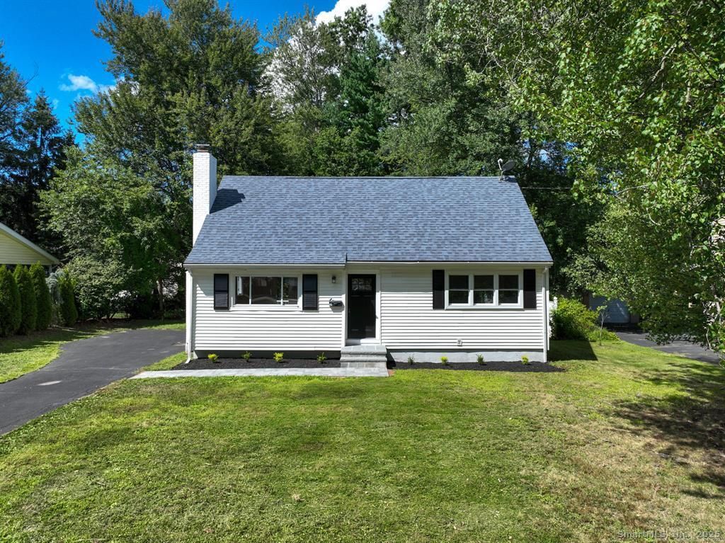 Photo of 32 Miles Standish Drive, West Hartford, CT 06107 (MLS # 24144197)