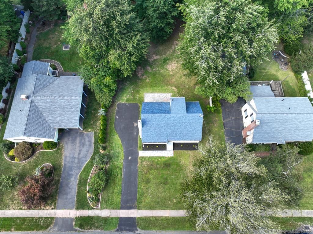 Photo of 32 Miles Standish Drive, West Hartford, CT 06107 (MLS # 24144197)