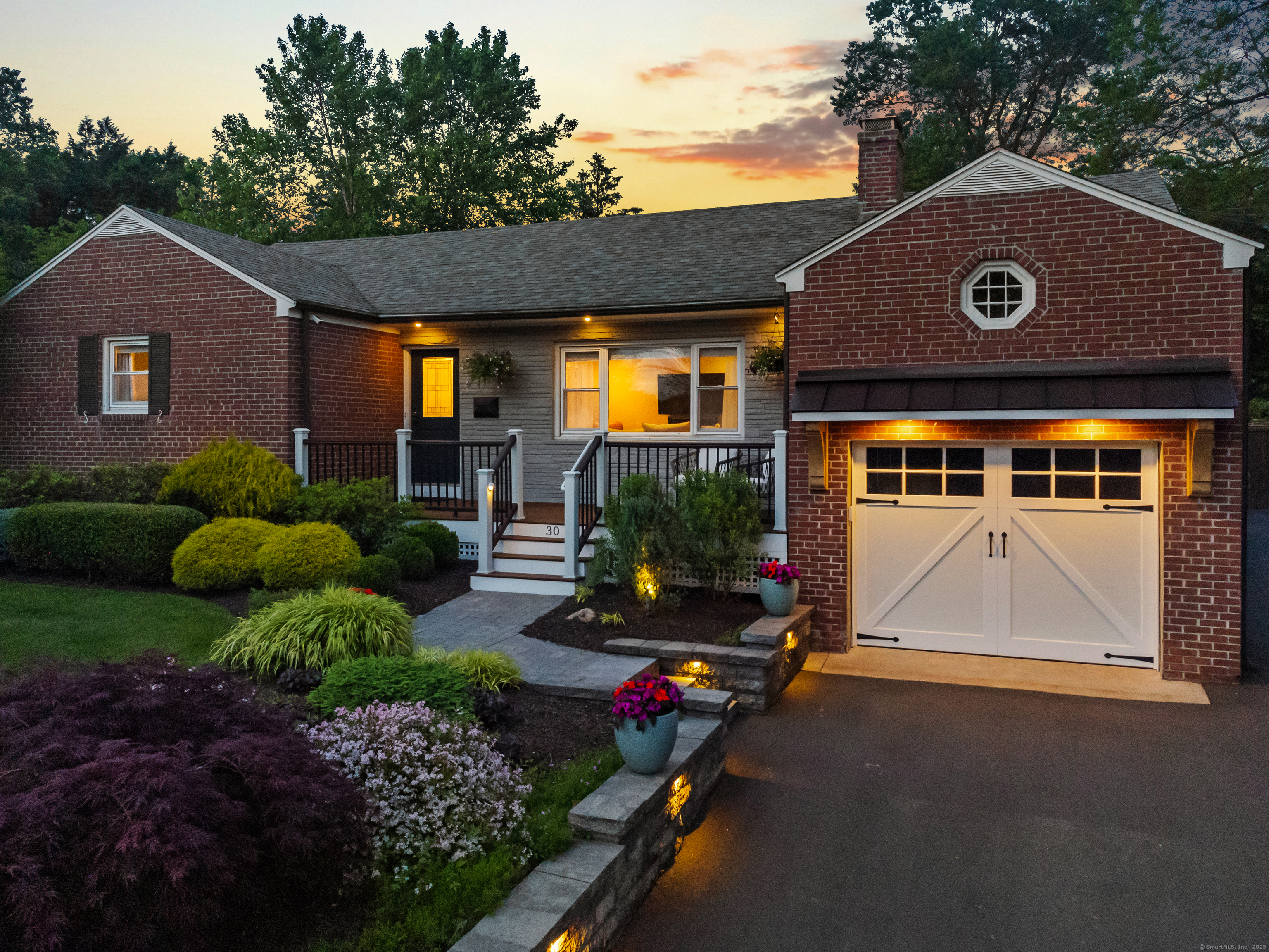 West Hartford, Connecticut 06107, United States, 3 Bedrooms Bedrooms, ,2 BathroomsBathrooms,Residential,Pending,147931