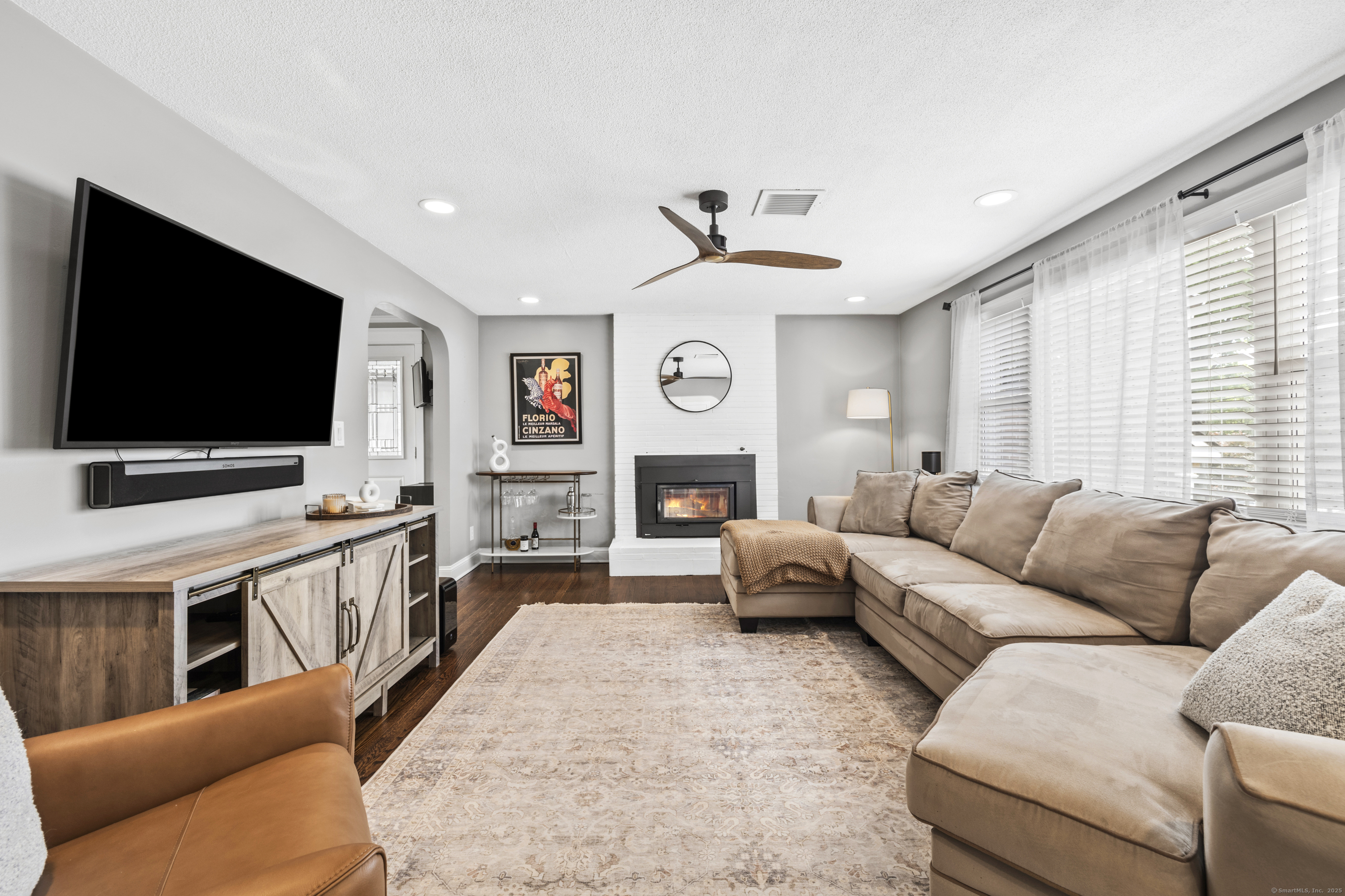 West Hartford, Connecticut 06107, United States, 3 Bedrooms Bedrooms, ,2 BathroomsBathrooms,Residential,Pending,147931