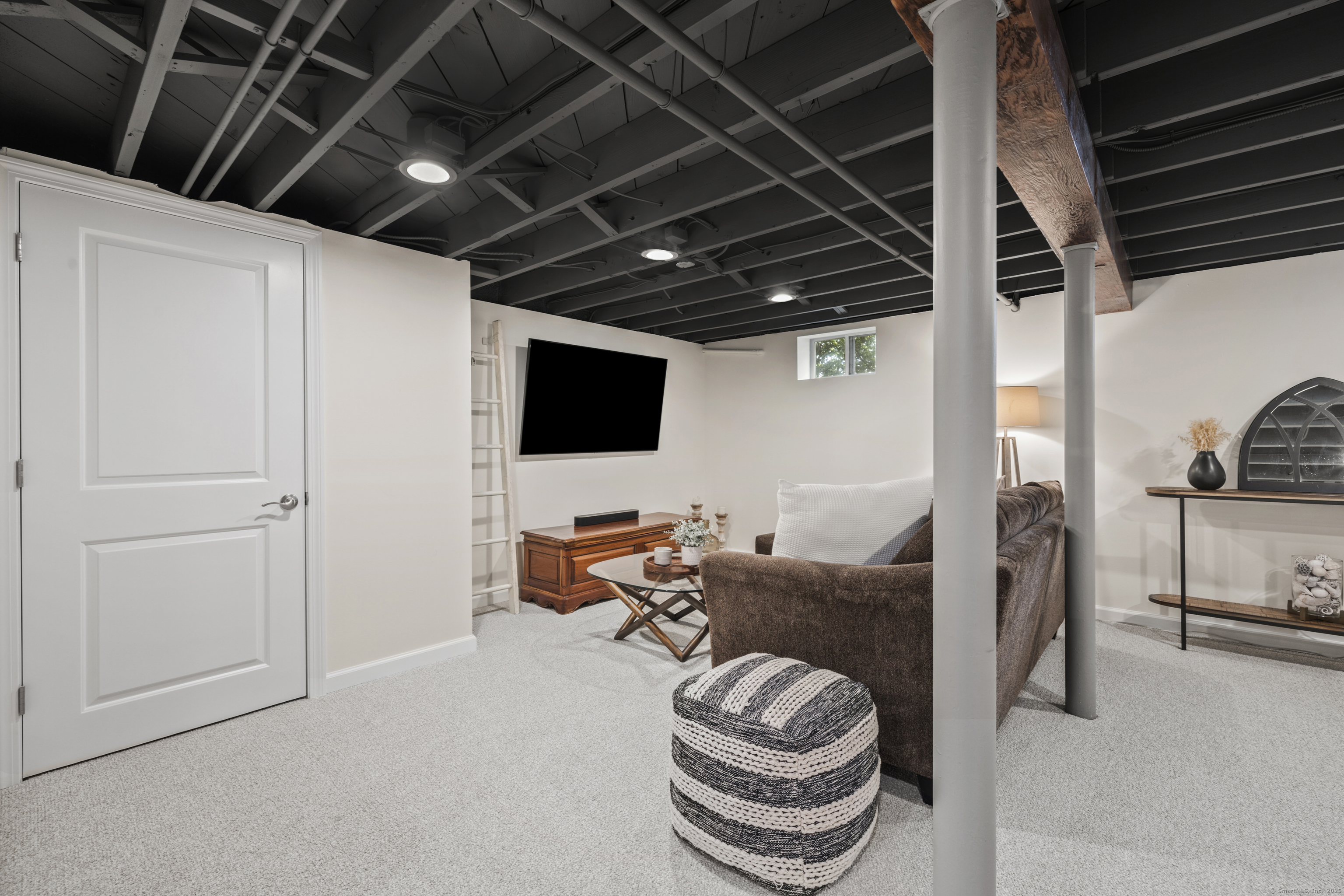 West Hartford, Connecticut 06107, United States, 3 Bedrooms Bedrooms, ,2 BathroomsBathrooms,Residential,Pending,147931