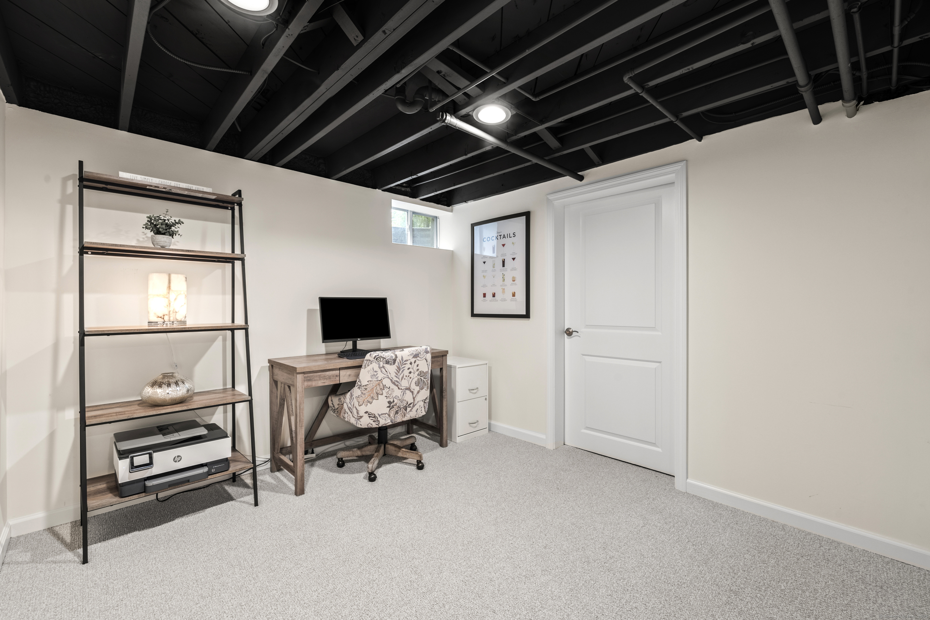 West Hartford, Connecticut 06107, United States, 3 Bedrooms Bedrooms, ,2 BathroomsBathrooms,Residential,Pending,147931