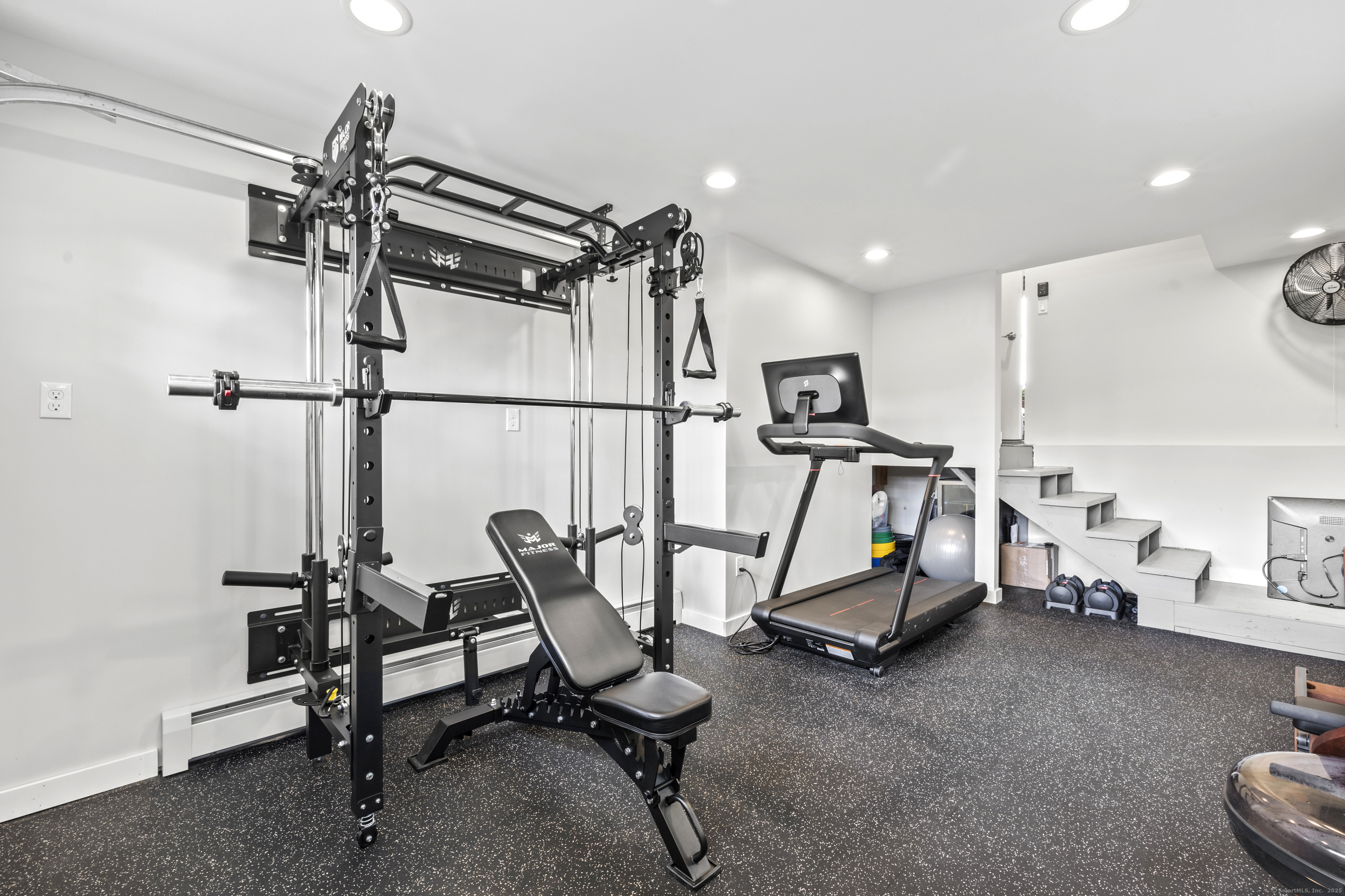 West Hartford, Connecticut 06107, United States, 3 Bedrooms Bedrooms, ,2 BathroomsBathrooms,Residential,Pending,147931