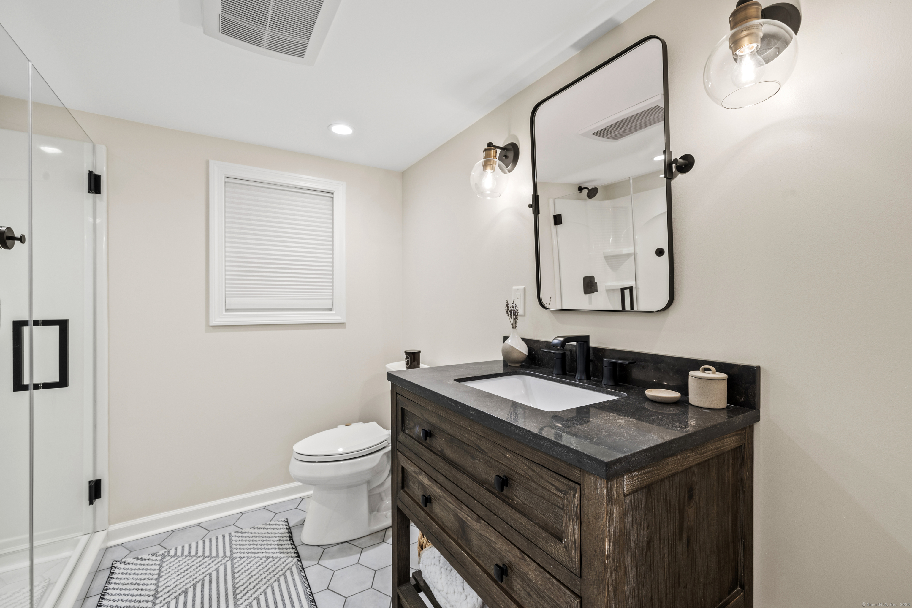 West Hartford, Connecticut 06107, United States, 3 Bedrooms Bedrooms, ,2 BathroomsBathrooms,Residential,Pending,147931