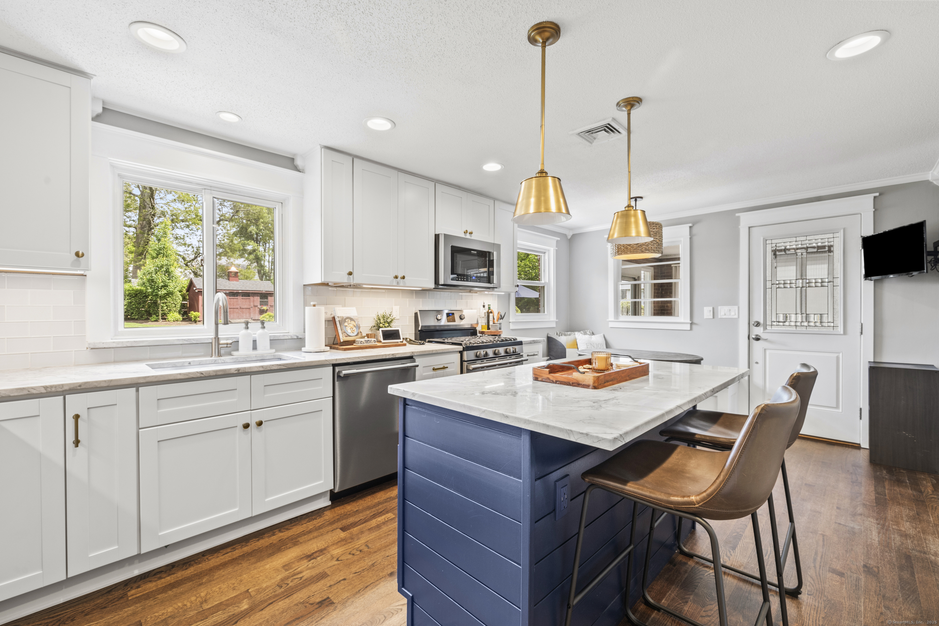 West Hartford, Connecticut 06107, United States, 3 Bedrooms Bedrooms, ,2 BathroomsBathrooms,Residential,Pending,147931