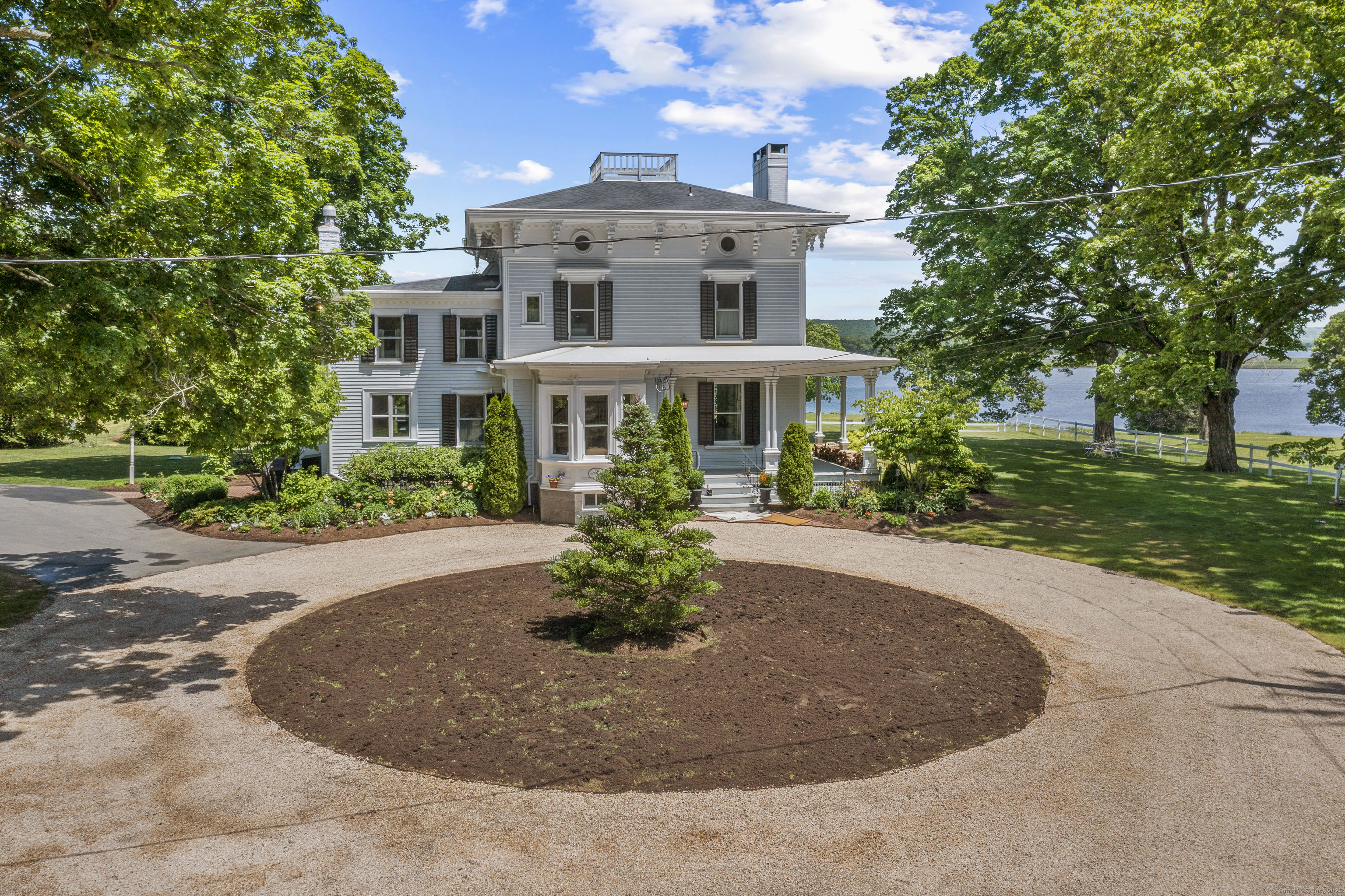 1 Foxboro Road