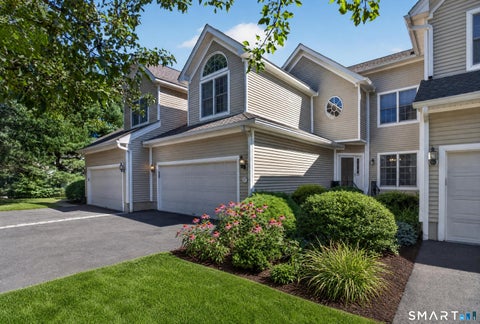 Condo For Sale - 17 Regency Circle<br/> Trumbull, CT 06611