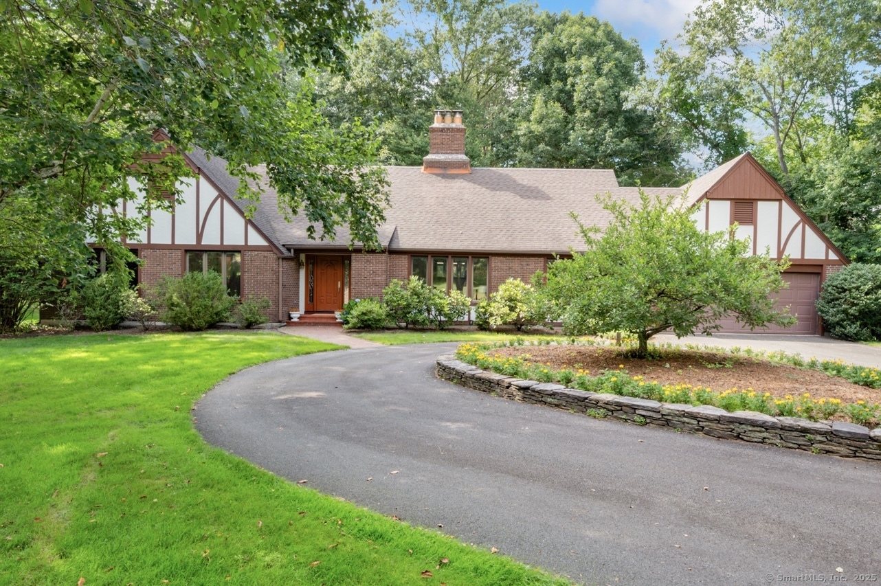 1 Cobblestone Road