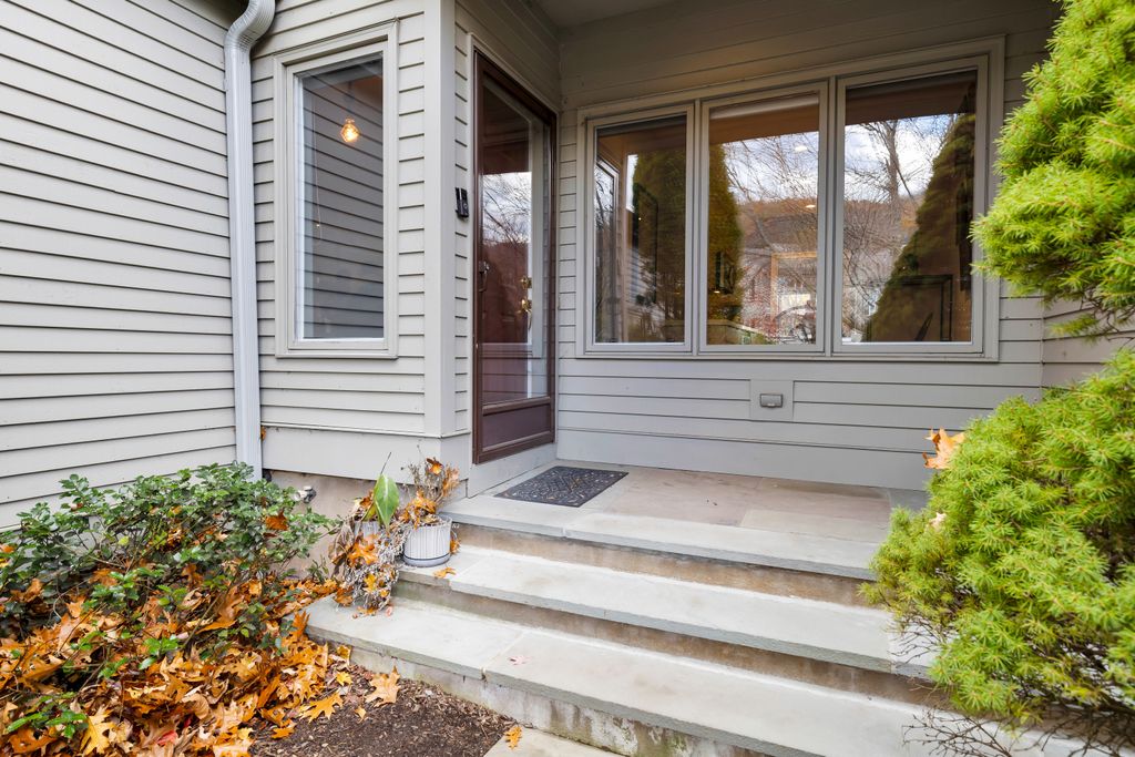 Photo of 5 Thistle Hollow #5, Avon, CT 06001 (MLS # 24131196)