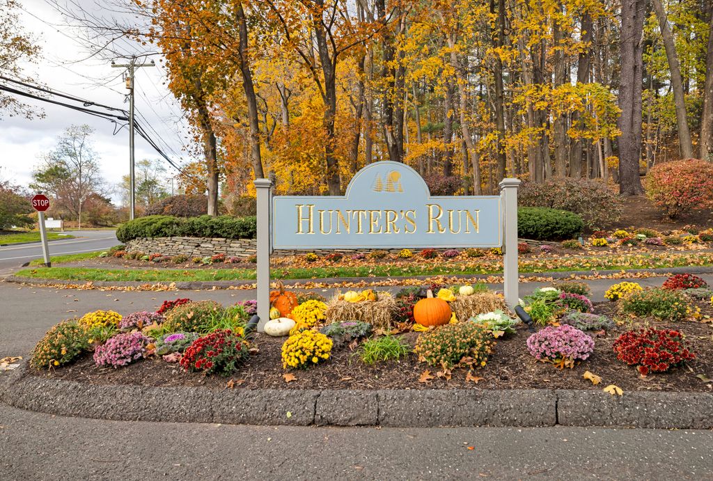 Photo of 5 Thistle Hollow #5, Avon, CT 06001 (MLS # 24131196)