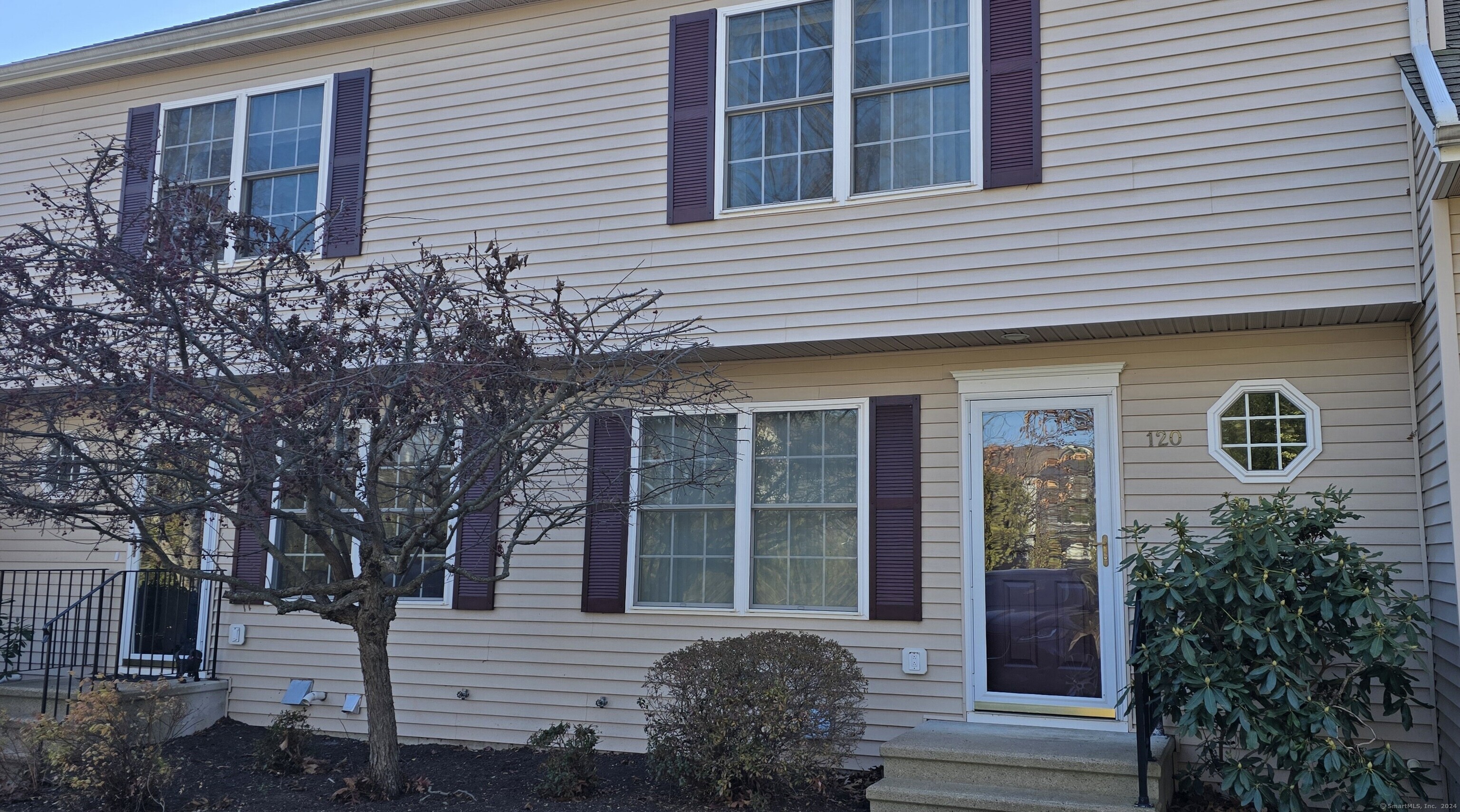 Property for Sale at Briar Lane 120, Norwich, Connecticut - Bedrooms: 2 
Bathrooms: 3 
Rooms: 6  - $315,000