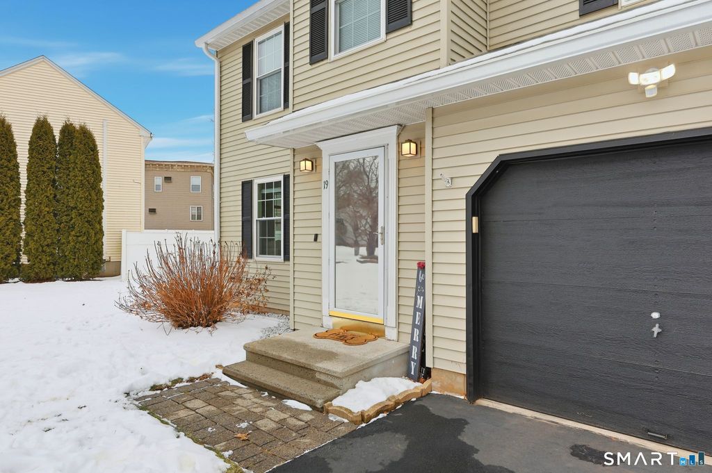 Photo of 19 Rainbow Creek, Windsor, CT 06095 (MLS # 24146003)