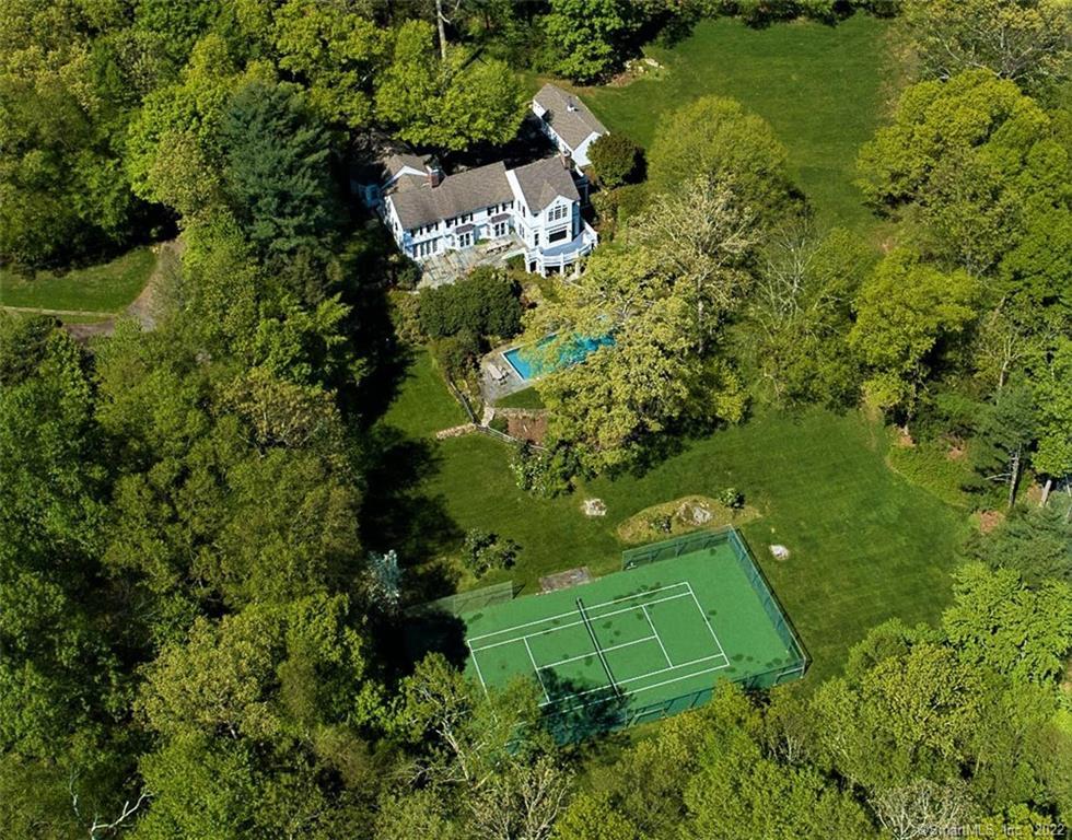 Photo 1 of 40 Louises Lane, New Canaan, Connecticut, $1,325,000, Web #: 170176397