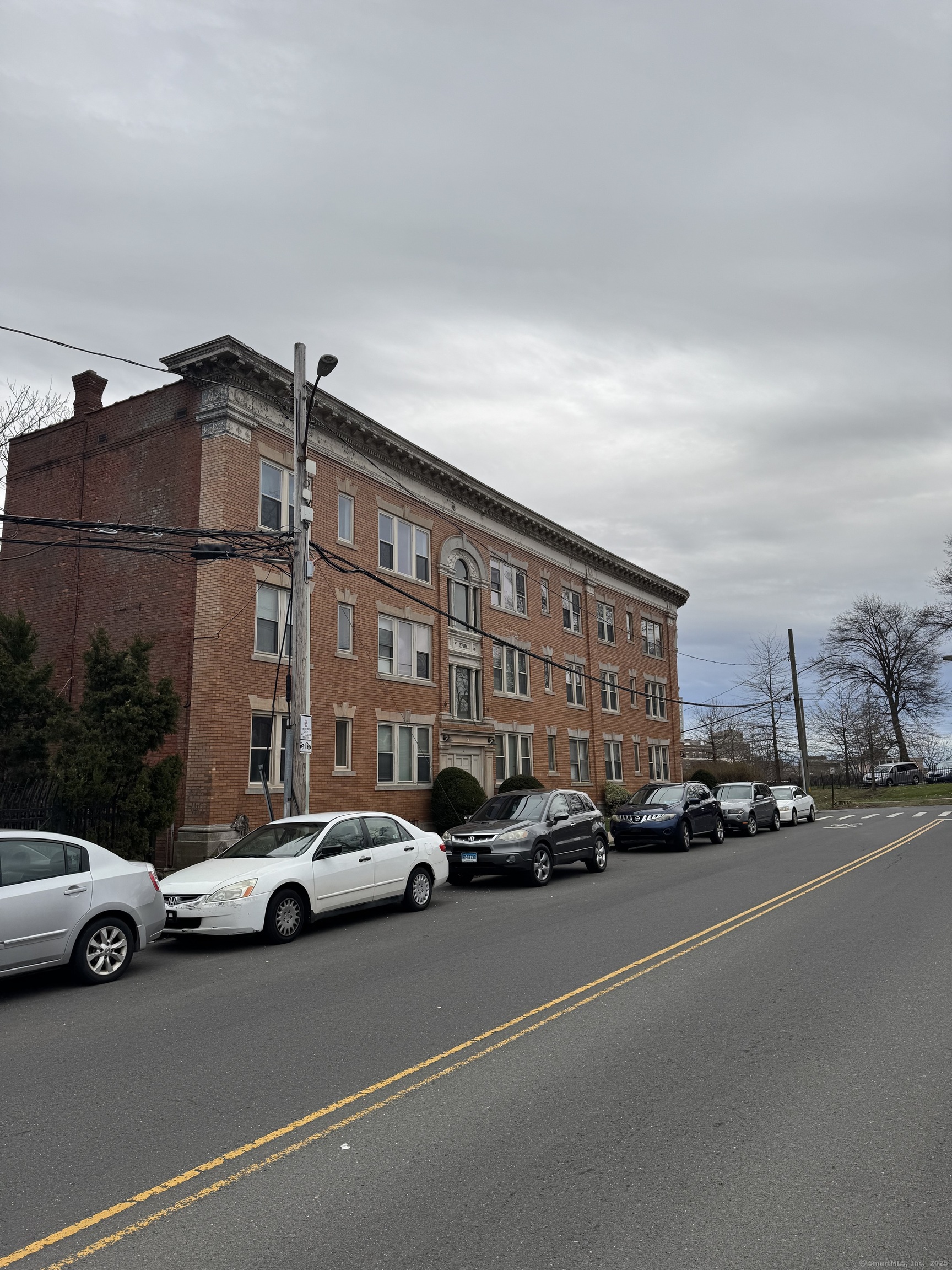 2 Fraser Place #APT B, Hartford, Connecticut image 3