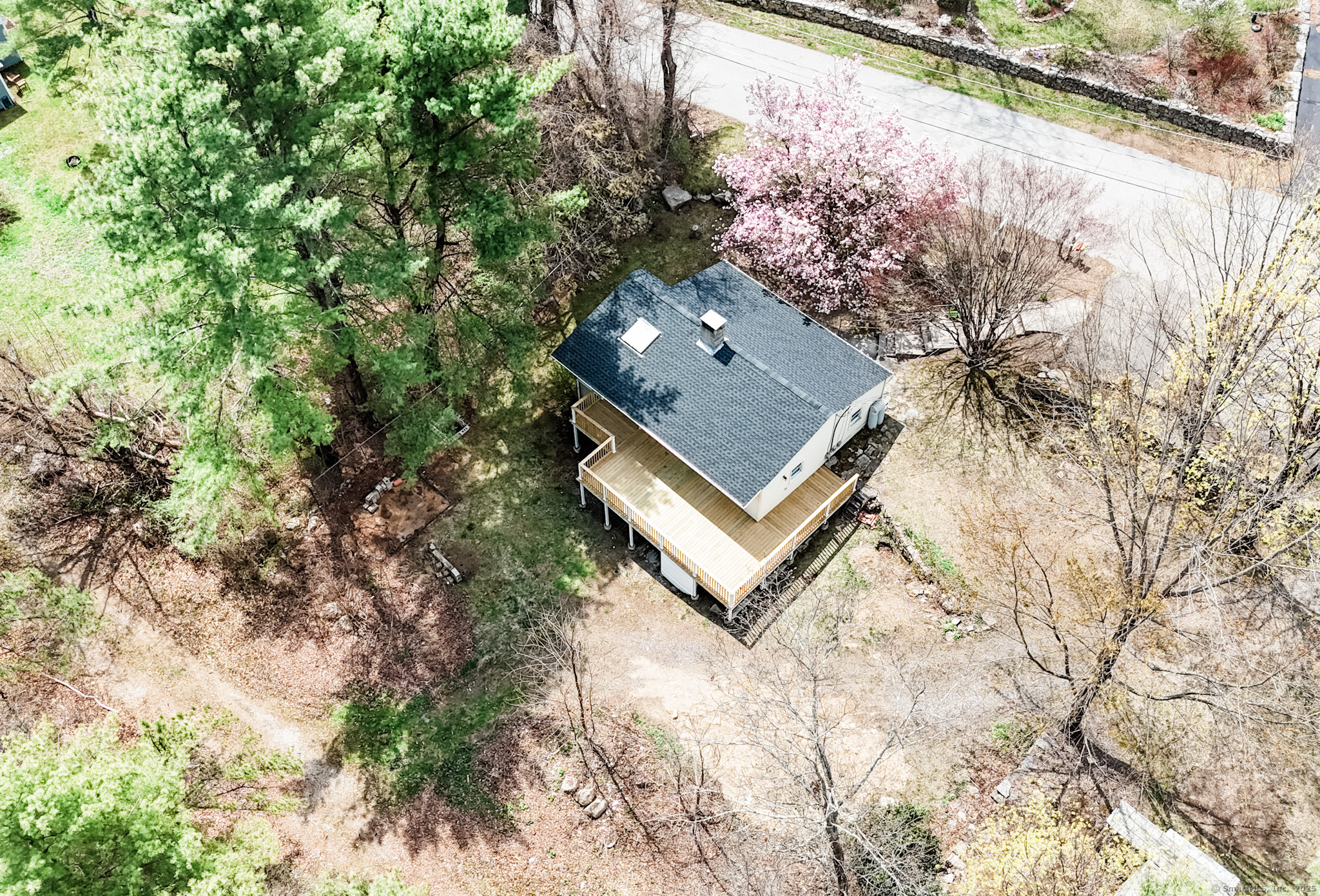 Baker Road, Windham, Connecticut - 2 Bedrooms  
1 Bathrooms  
4 Rooms - 