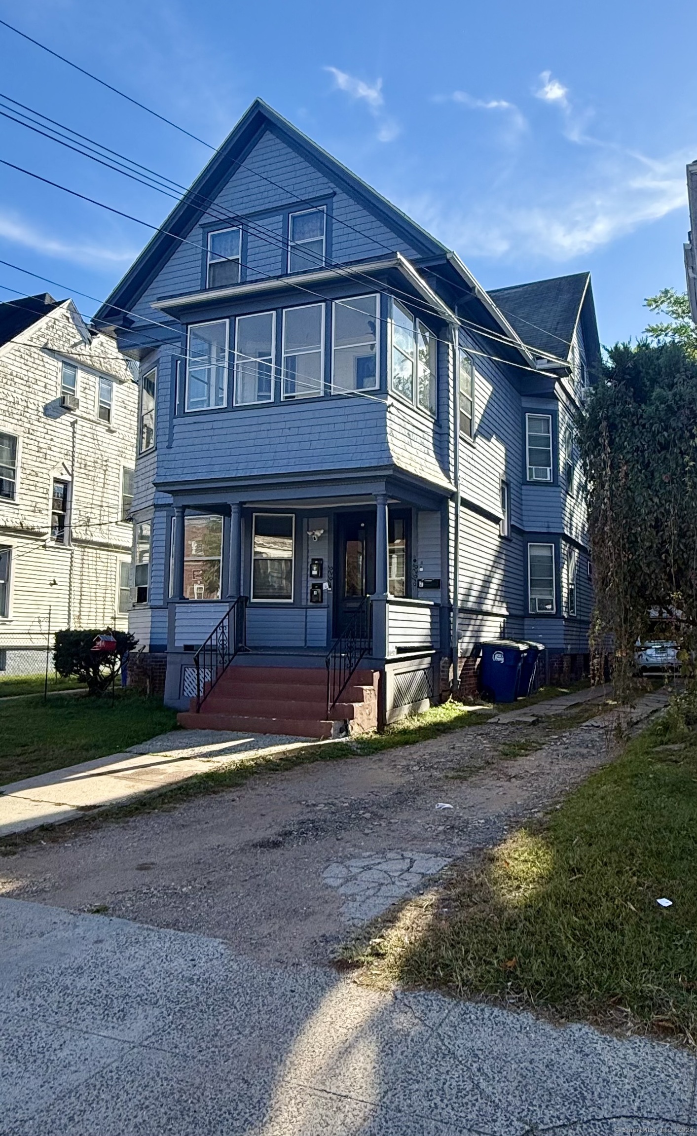 Chapel Street, New Haven, Connecticut - 9 Bedrooms  
3 Bathrooms  
15 Rooms - 