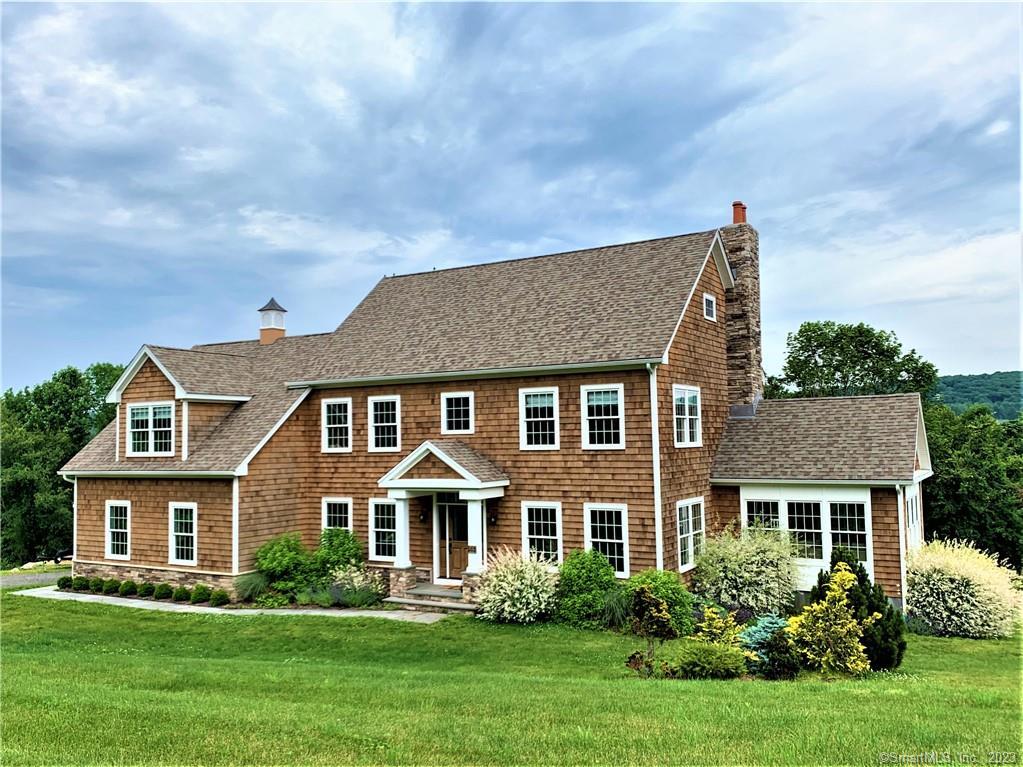 Photo 1 of 153 Willow Creek Estates Drive, Southbury, Connecticut, $945,000, Web #: 170458912