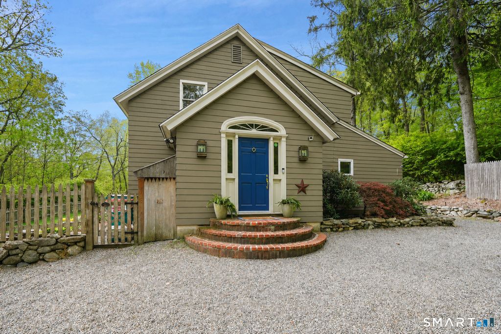 Photo of 81 Pinetree Road, Redding, CT 06896 (MLS # 24174134)