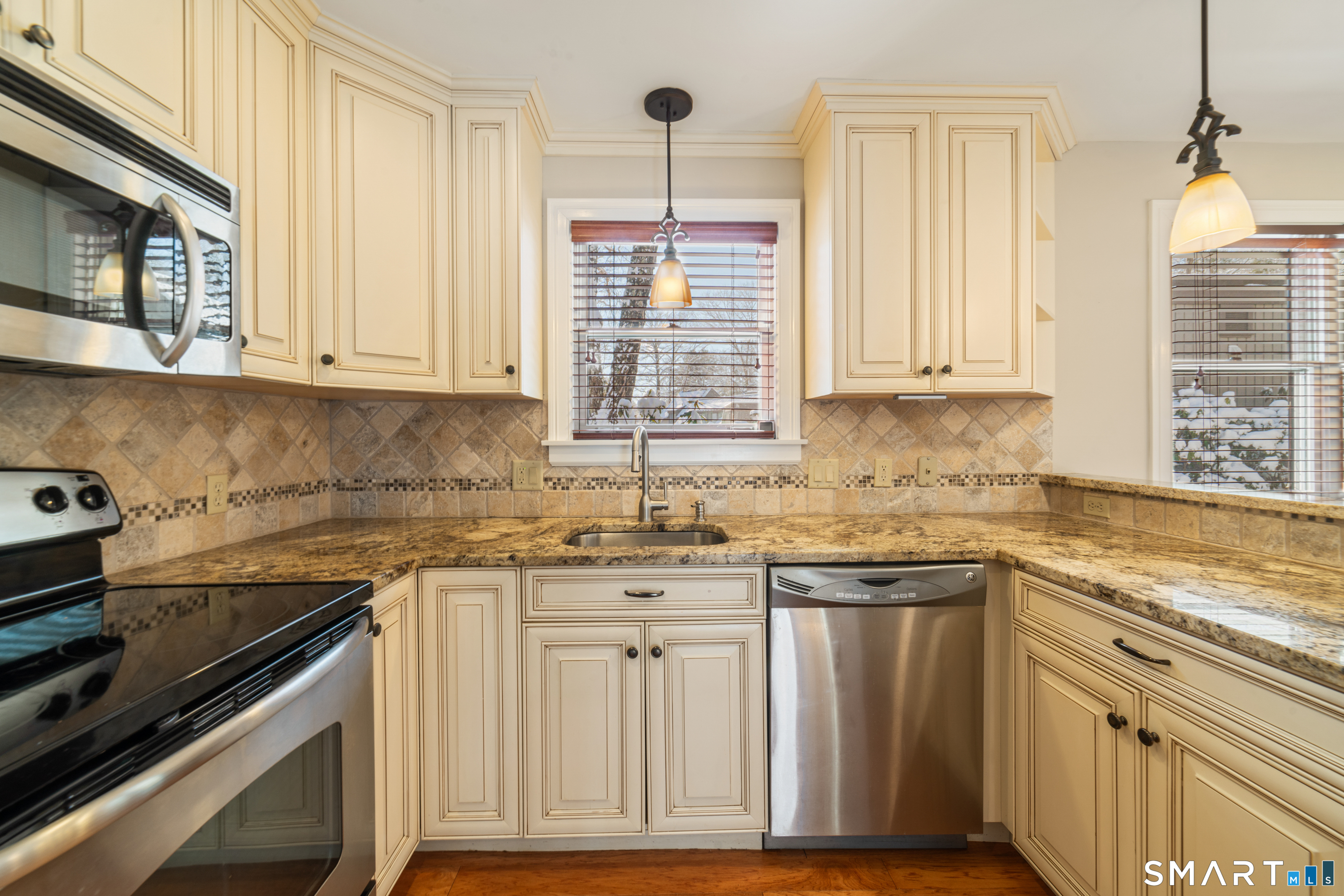 595 Heritage Village A