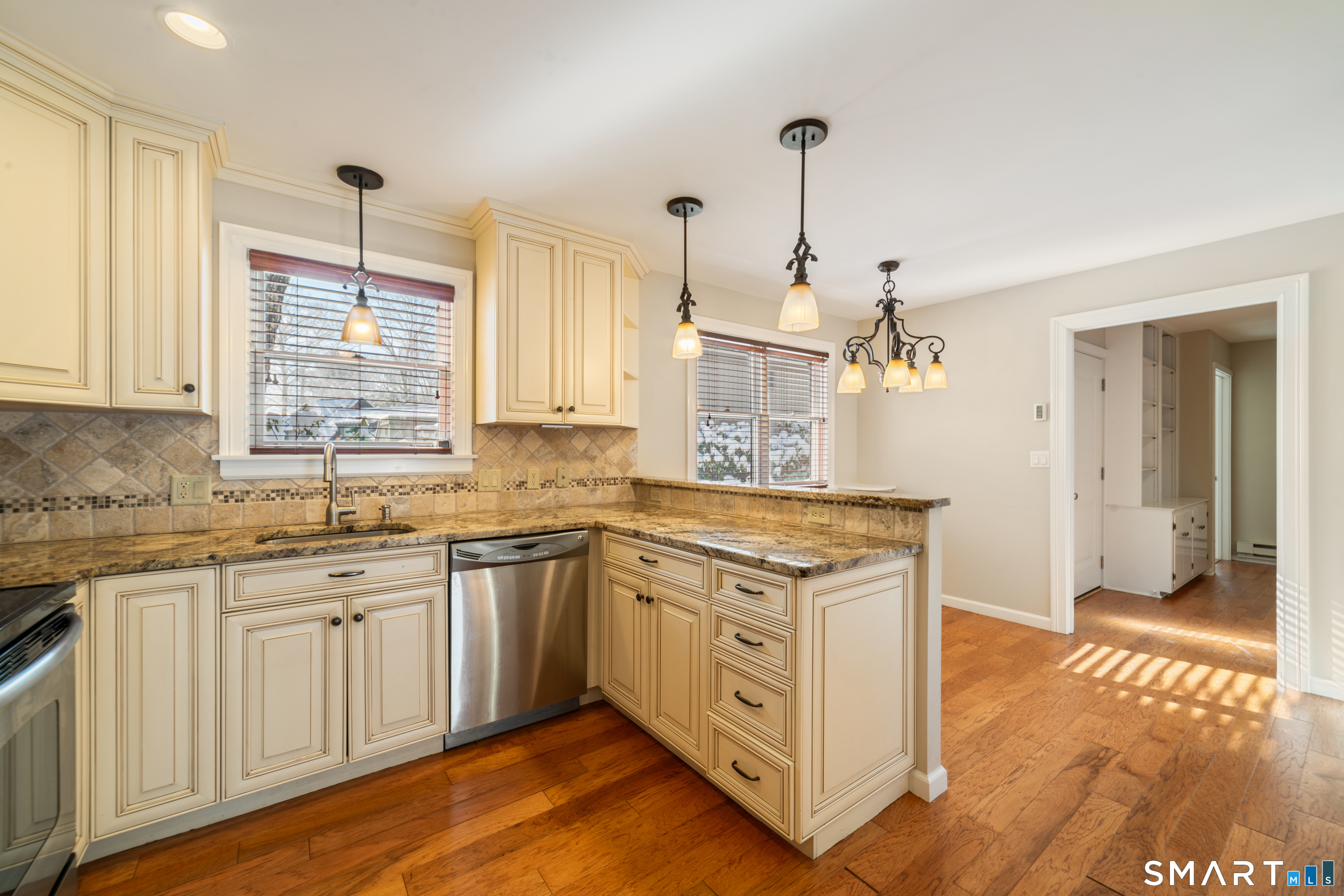 595 Heritage Village A