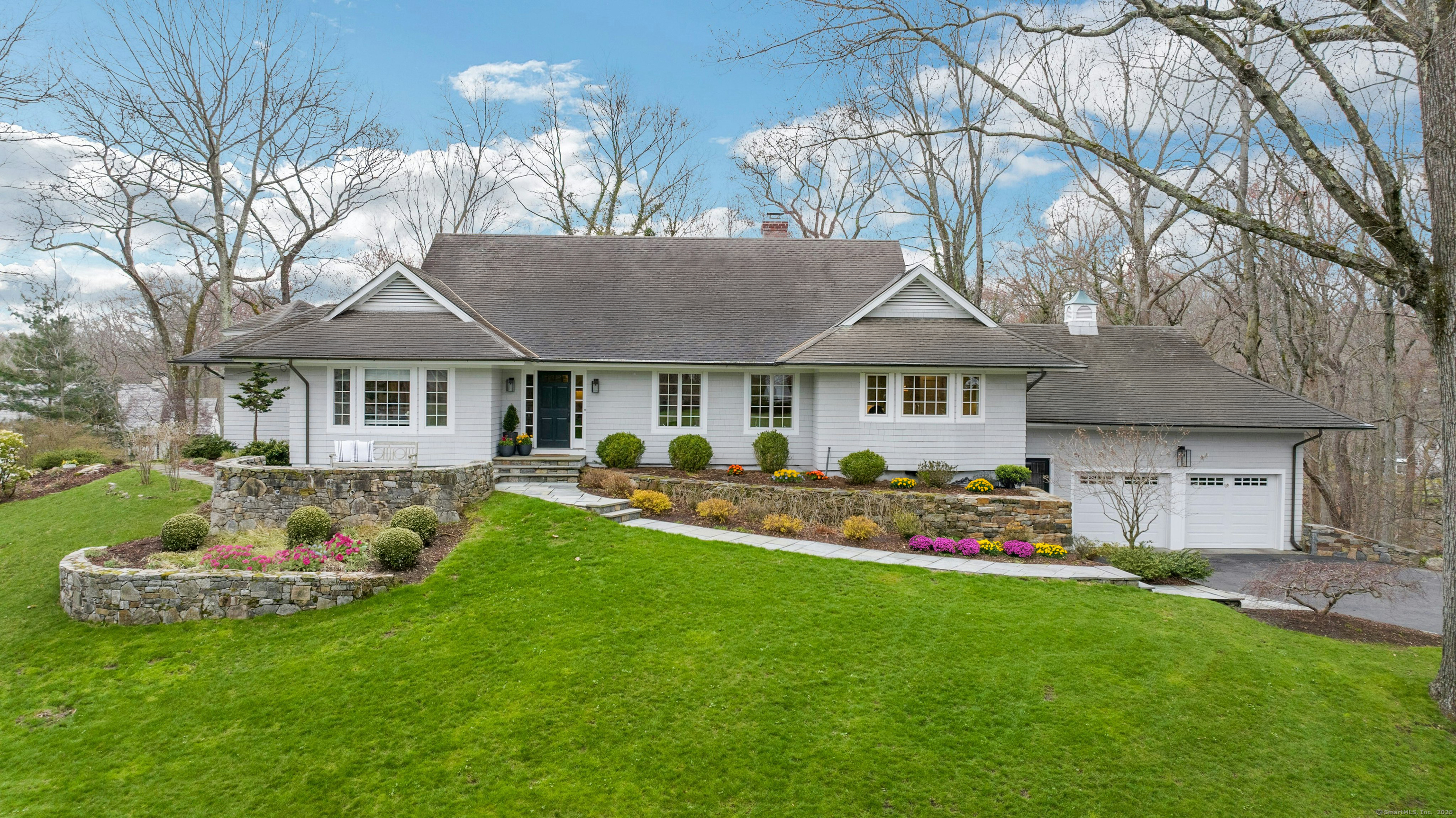 Property for Sale at 7 Homewood Lane, Darien, Connecticut - Bedrooms: 5 
Bathrooms: 3.5 
Rooms: 8  - $3,050,000
