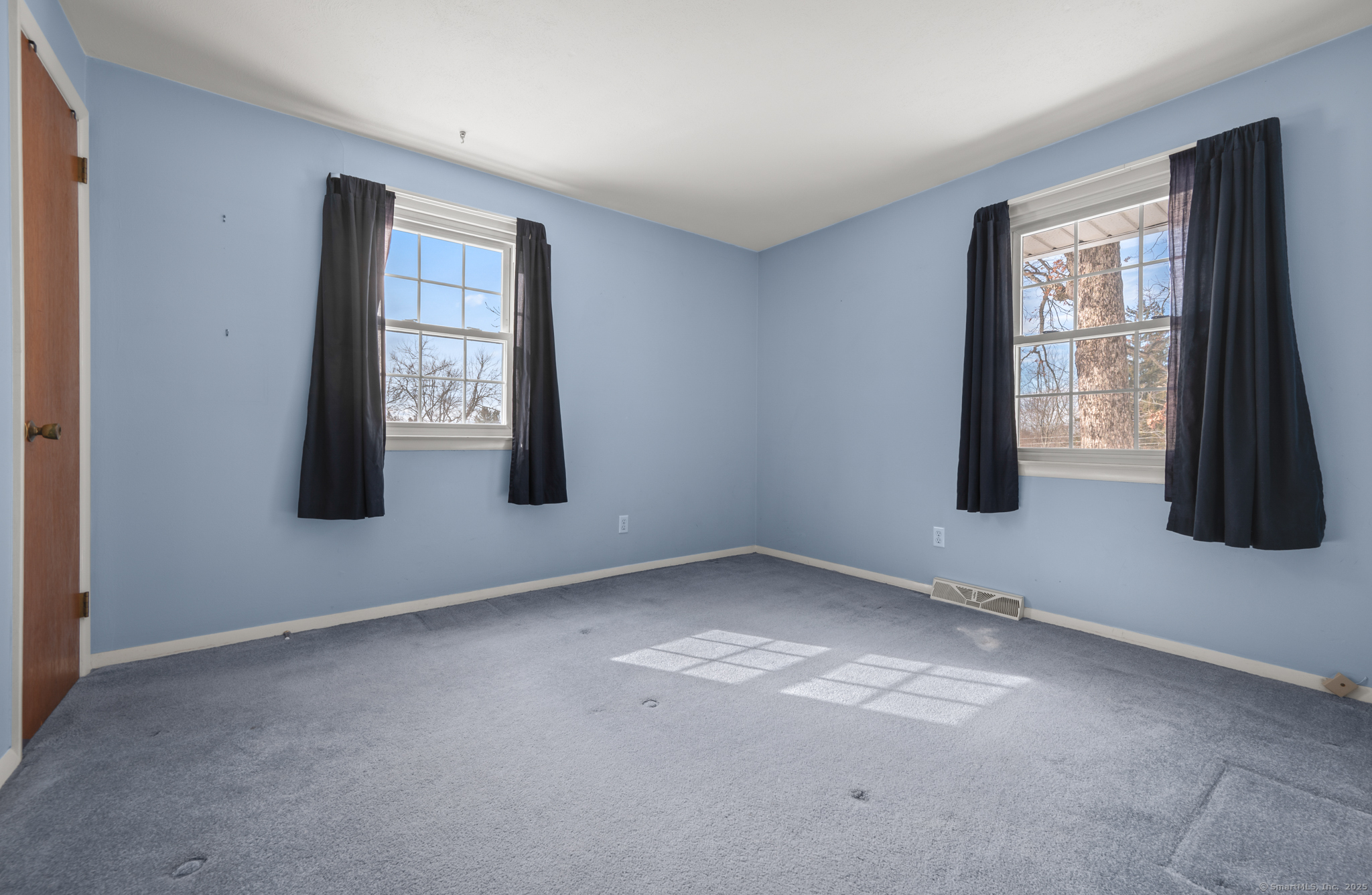 Vernon, Connecticut 06066, United States, 3 Bedrooms Bedrooms, ,1 BathroomBathrooms,Residential,Pending,79957