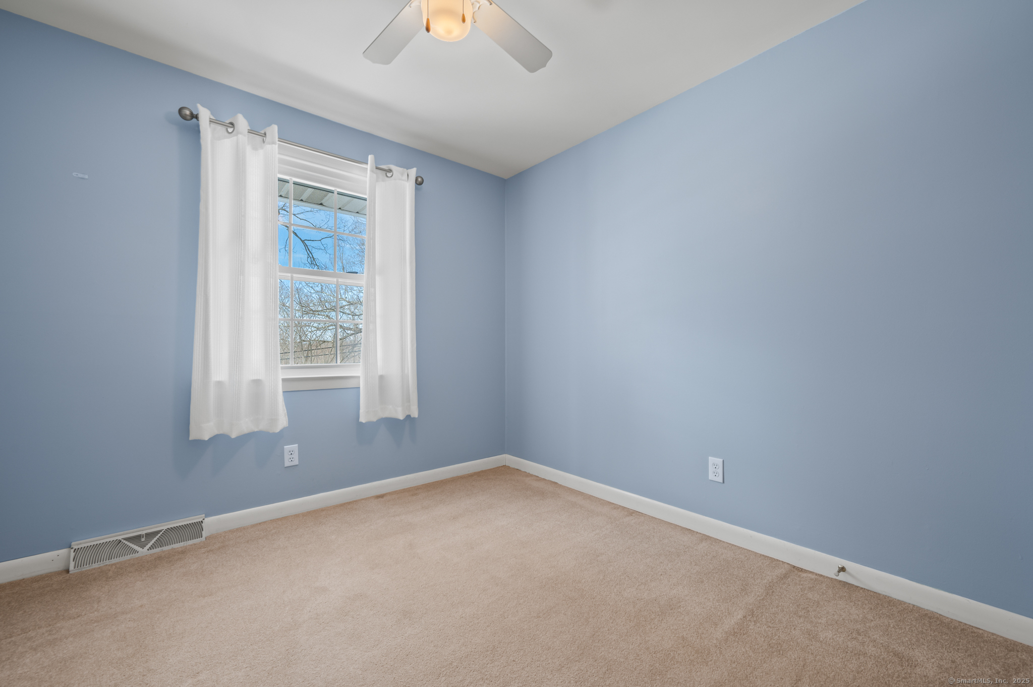 Vernon, Connecticut 06066, United States, 3 Bedrooms Bedrooms, ,1 BathroomBathrooms,Residential,Pending,79957