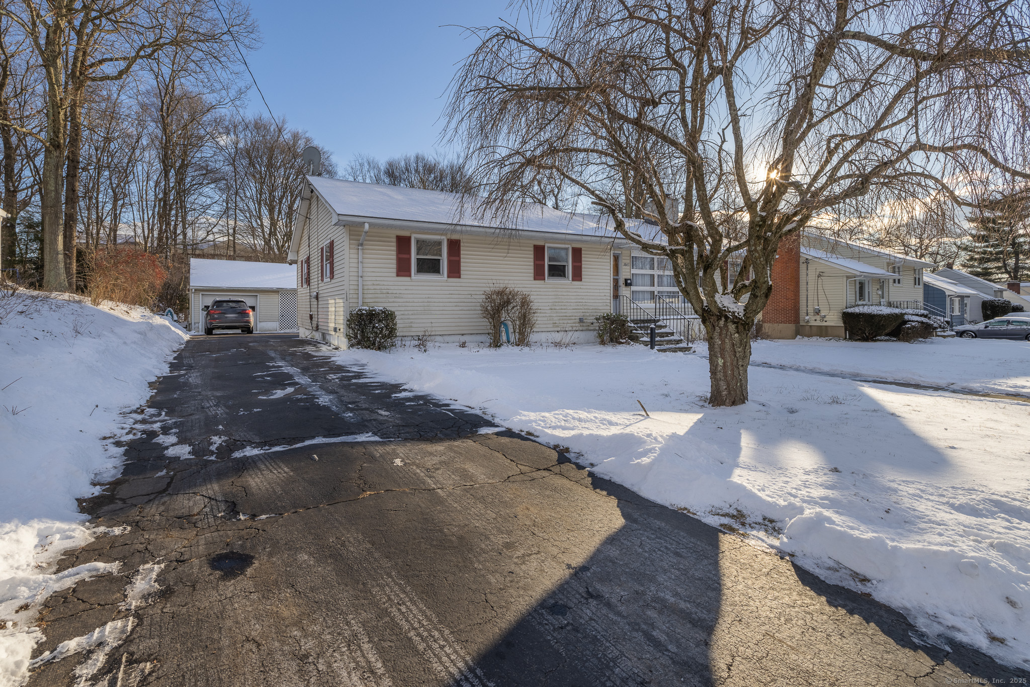 Rental Property at 3845 Old Town Road, Bridgeport, Connecticut - Bedrooms: 4 
Bathrooms: 3 
Rooms: 7  - $3,600 MO.