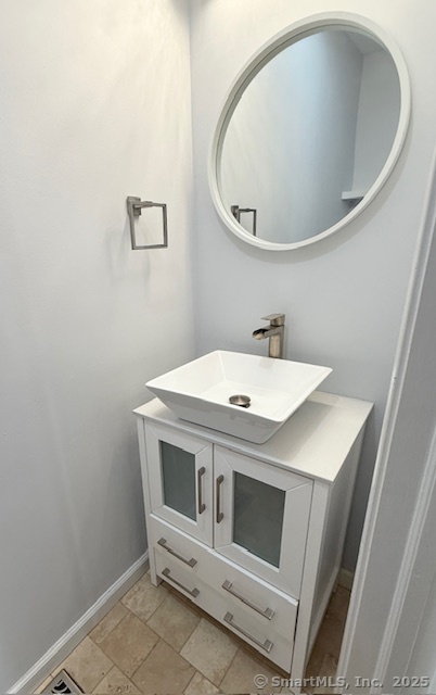 Stamford, Connecticut 06902, United States, 2 Bedrooms Bedrooms, ,3 BathroomsBathrooms,Residential,Active,200353