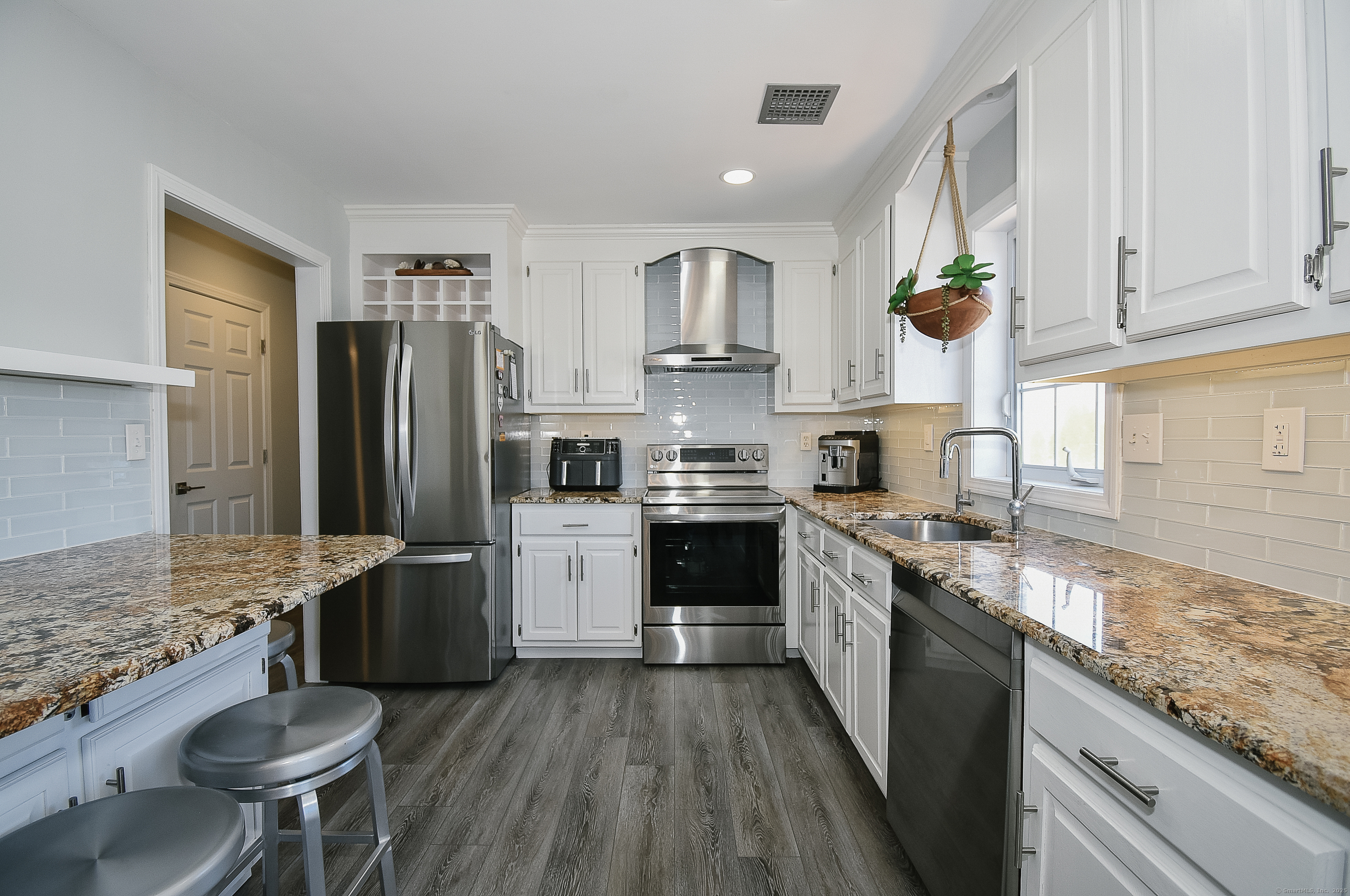 48 Peach Tree Lane, Berlin, Connecticut image 8