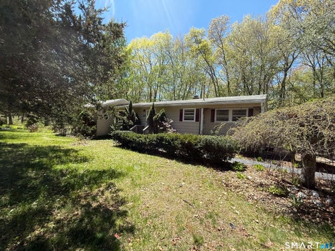 Homes For Sale - 24 Oak Road<br/> New London County, Montville, CT 06370