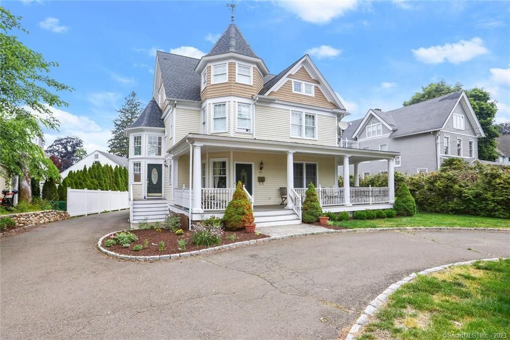 Photo of 190 Main Street, New Canaan, CT 06840 (MLS # 24116174)