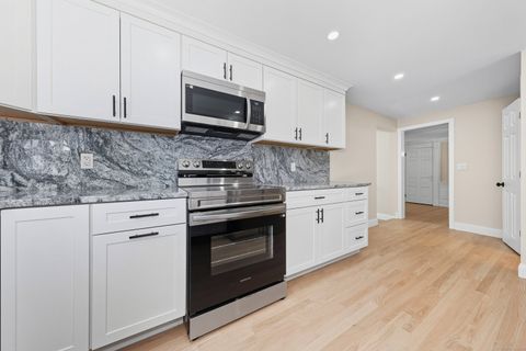 Tiny photo for 90 Battle Street, Bristol, CT 06010 (MLS # 24132068)