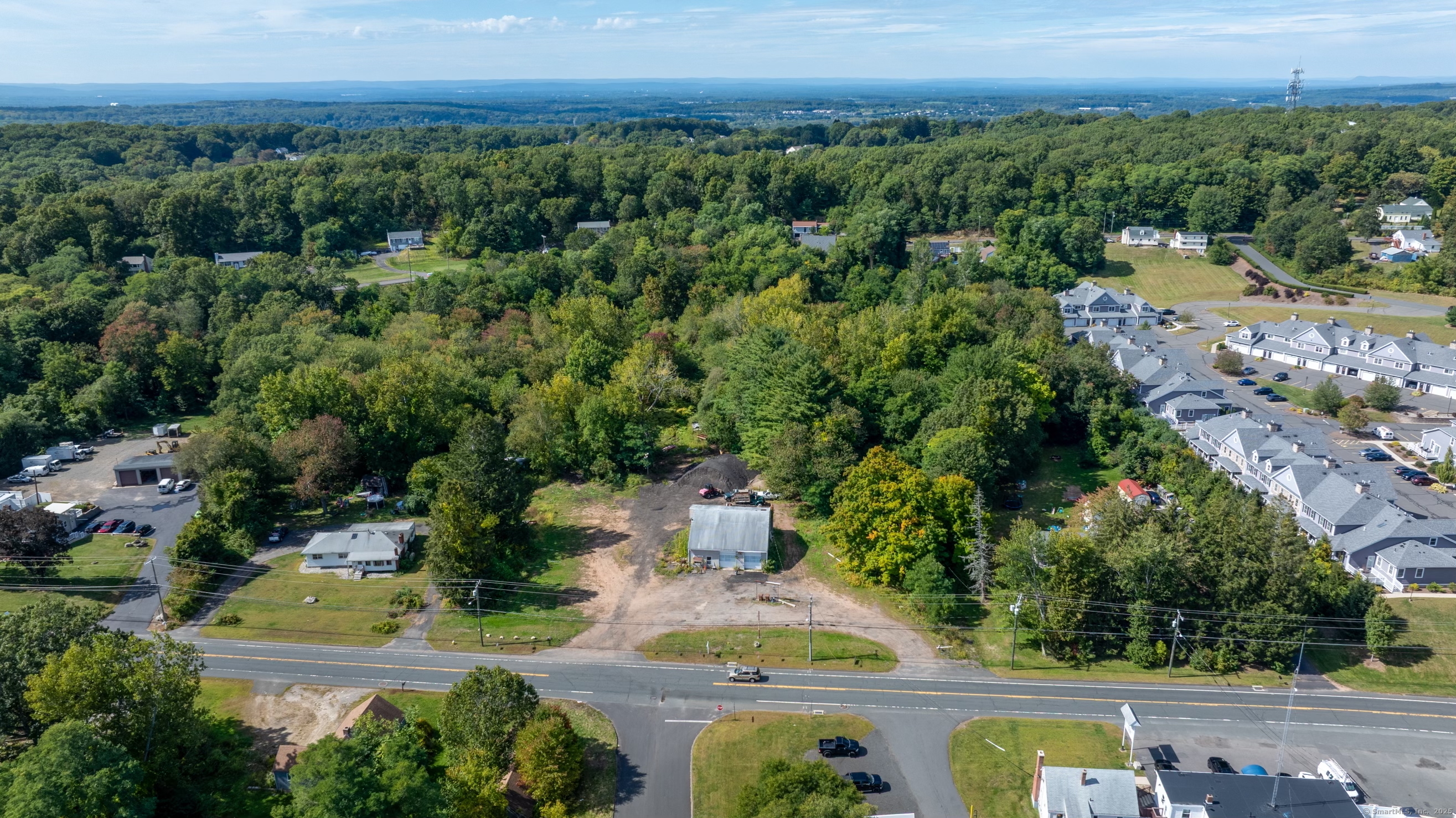 985 Hartford Turnpike