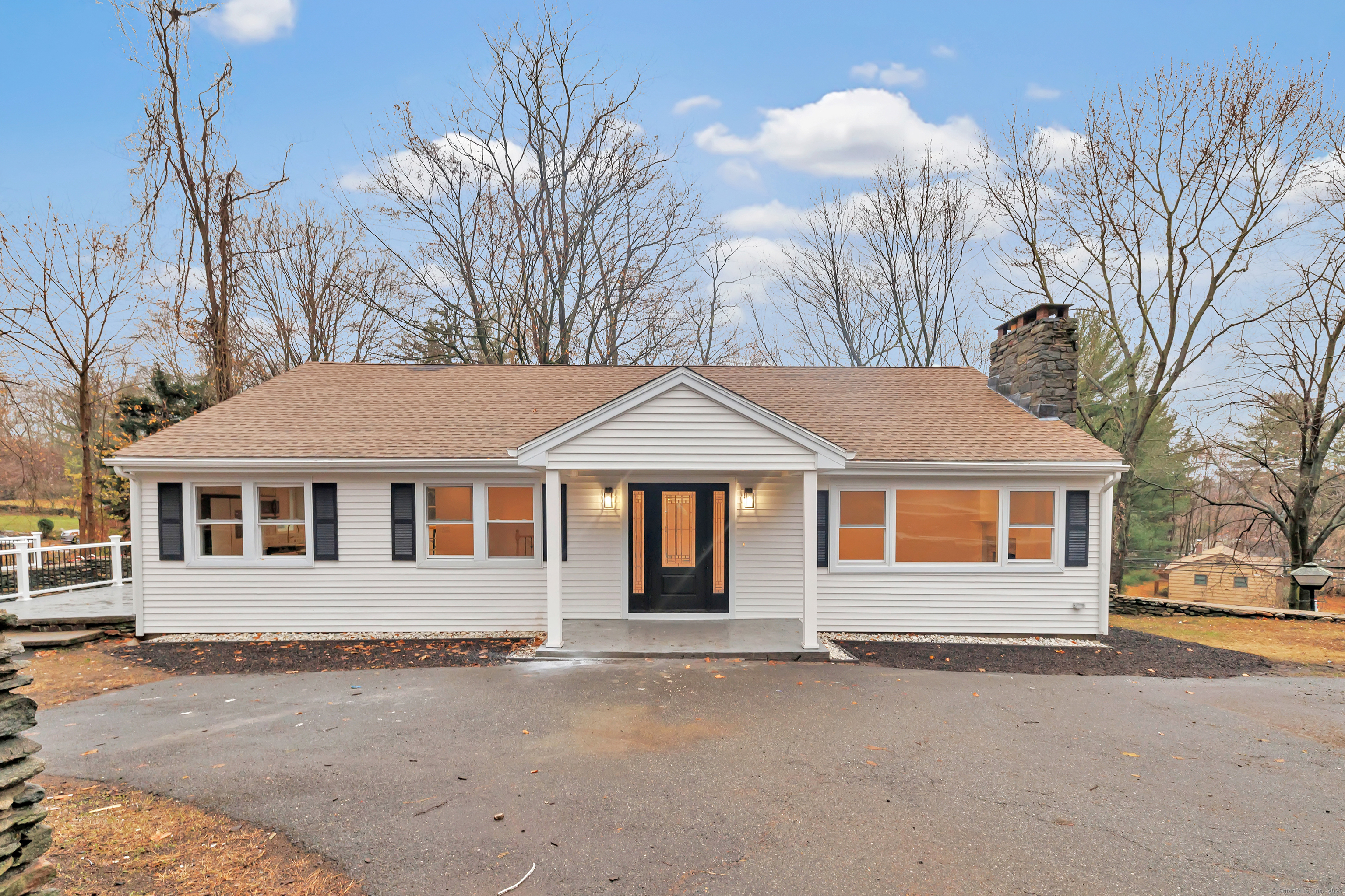 Property for Sale at Oakridge Road, Trumbull, Connecticut - Bedrooms: 4 
Bathrooms: 3 
Rooms: 7  - $779,900