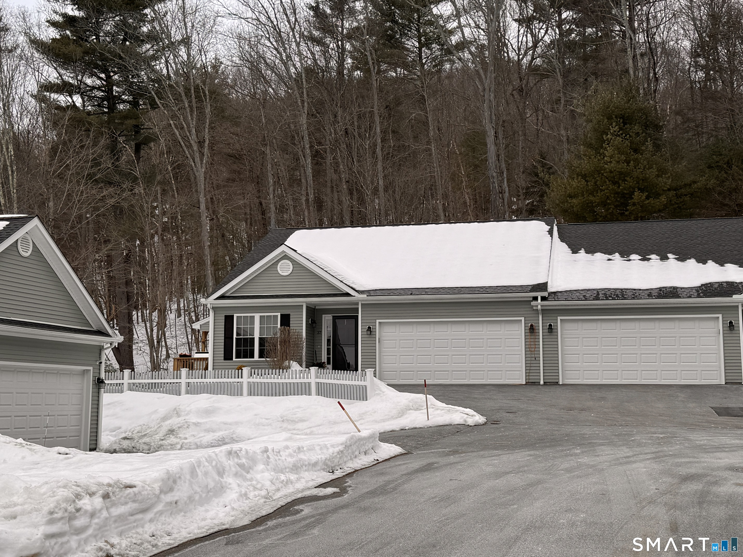 37 Stevens Boulevard 37