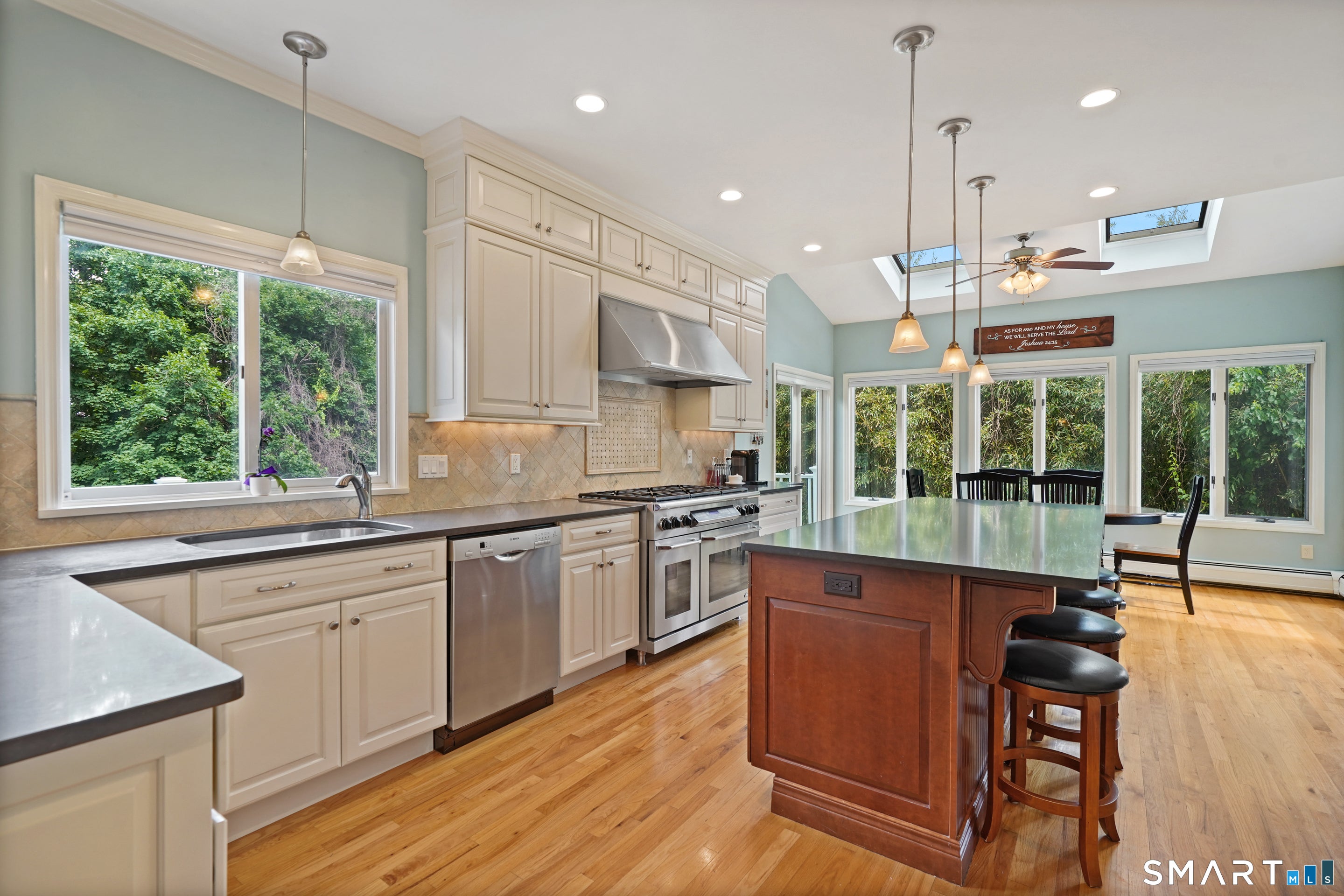 12 Island Hill Avenue