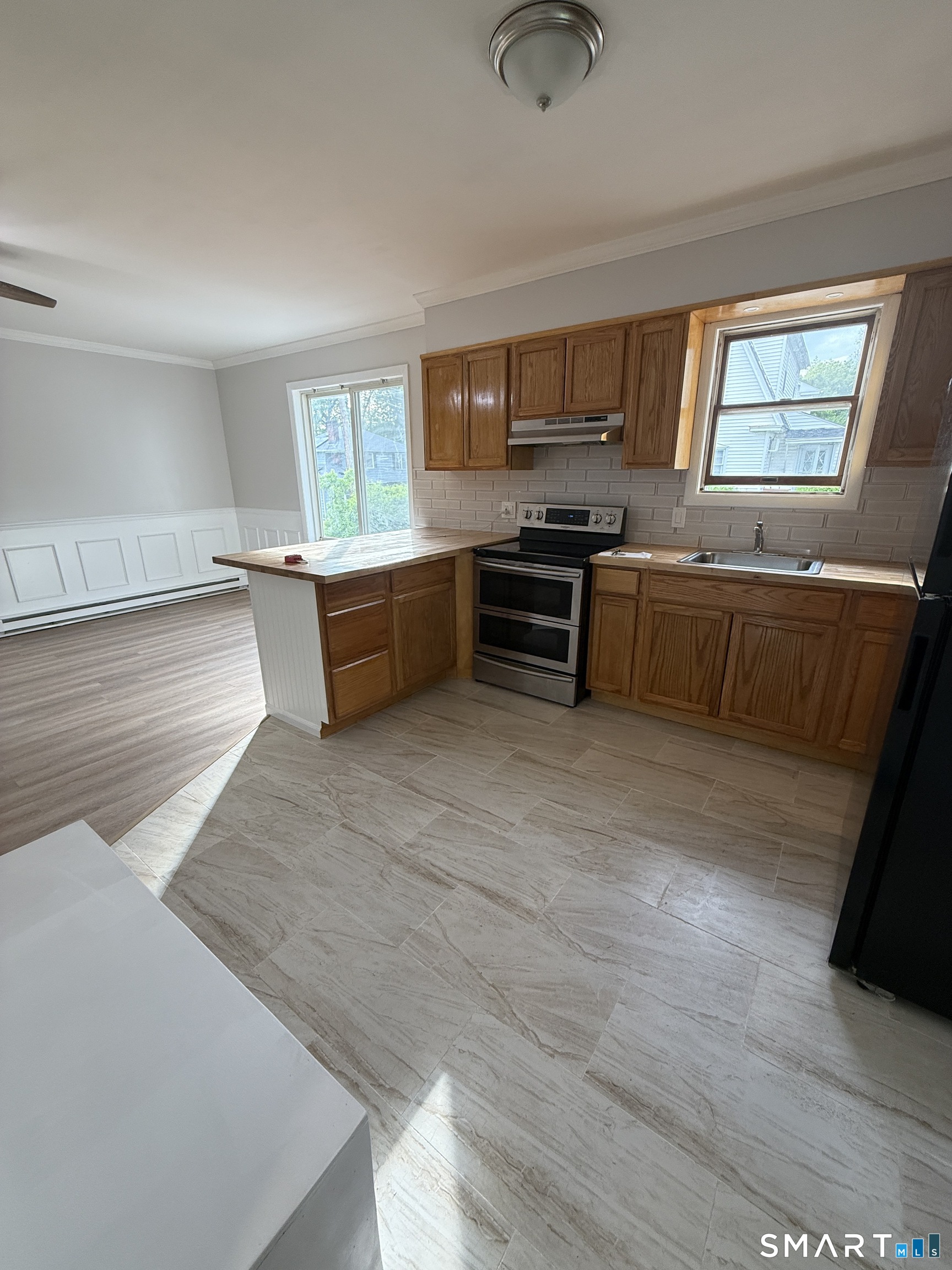 52 Academy Avenue 1
