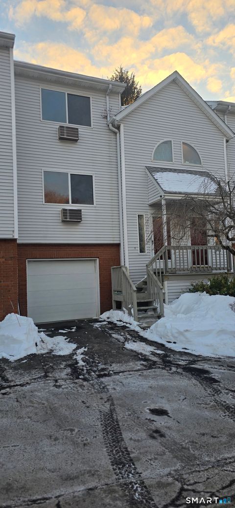 Photo of 925 Oronoke Road #12C, Waterbury, CT 06708 (MLS # 24152525)
