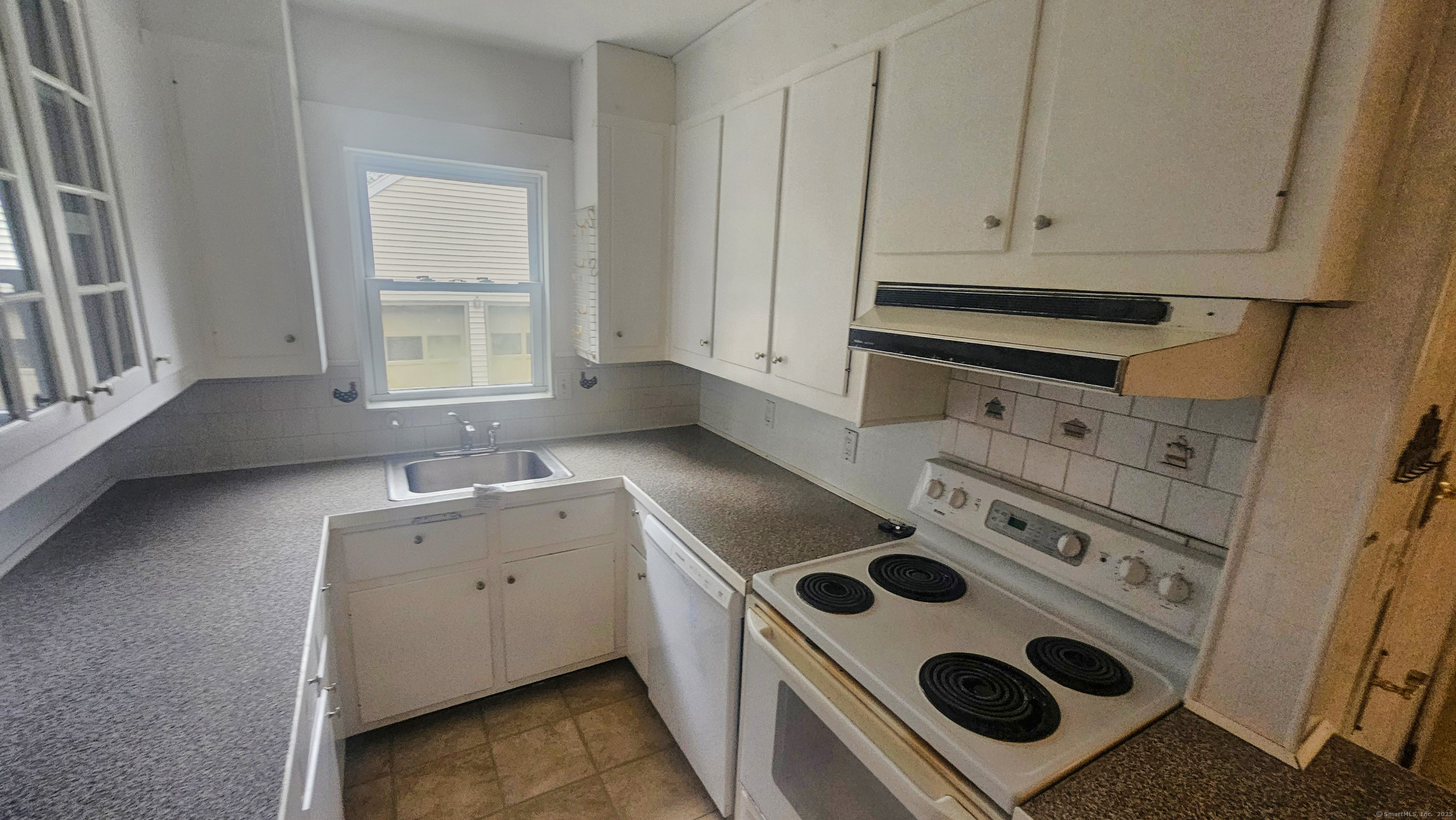 19 Weymouth Road, Enfield, Connecticut image 9