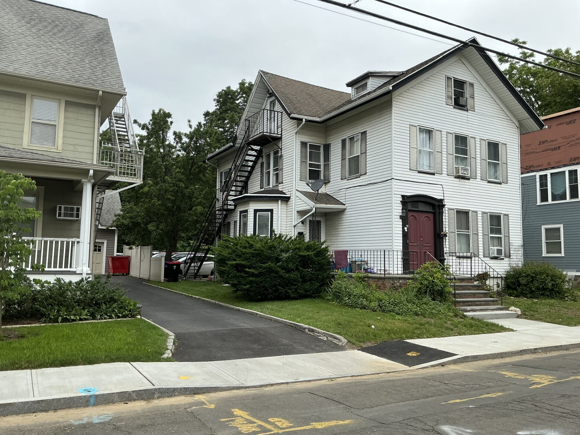 Property for Sale at Berkeley Street, Norwalk, Connecticut - Bedrooms: 5 
Bathrooms: 3 
Rooms: 14  - $1,699,999